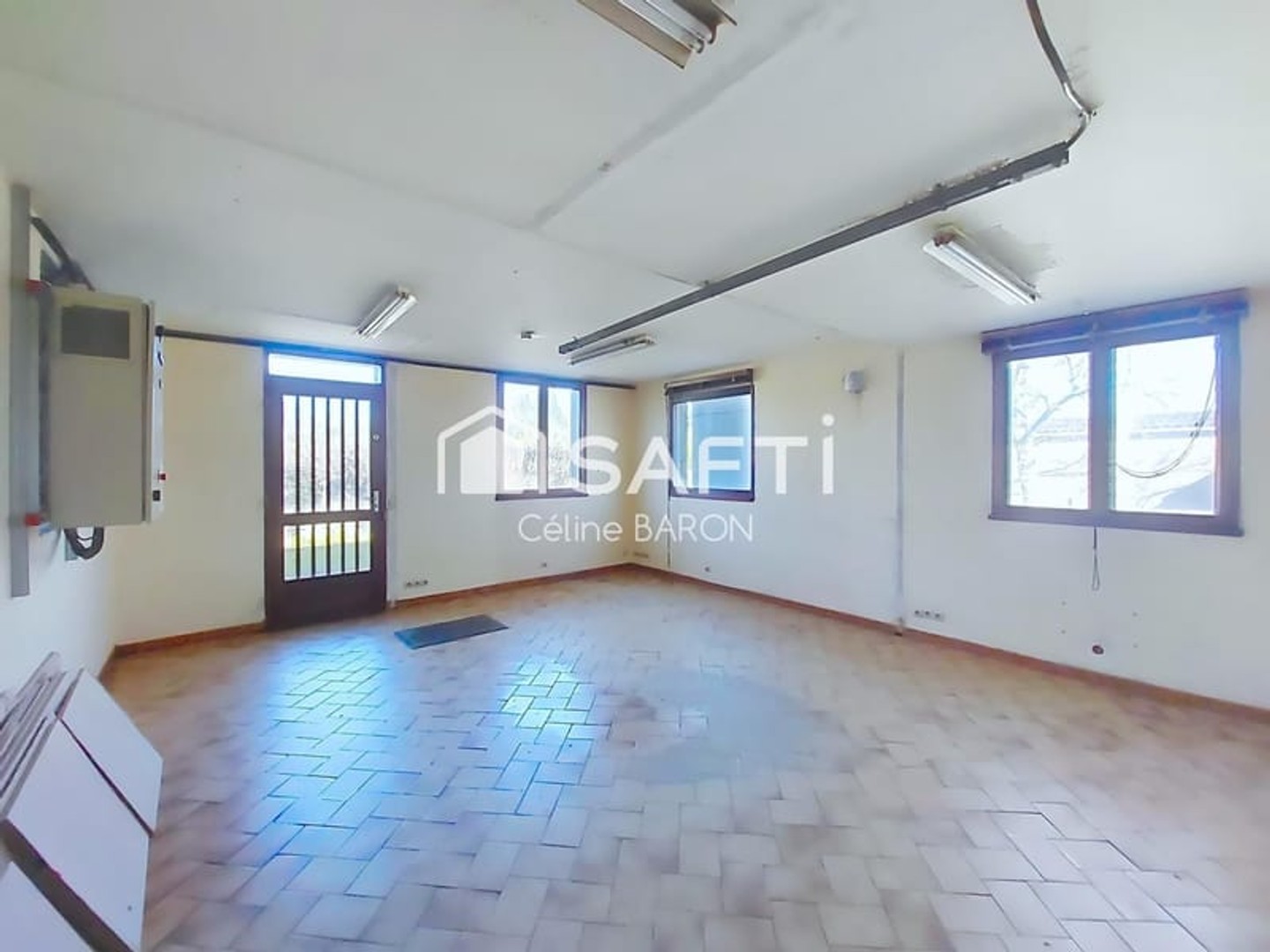 Bureaux à vendre - 10 pièces - 439m2 - Châteauroux (36000)