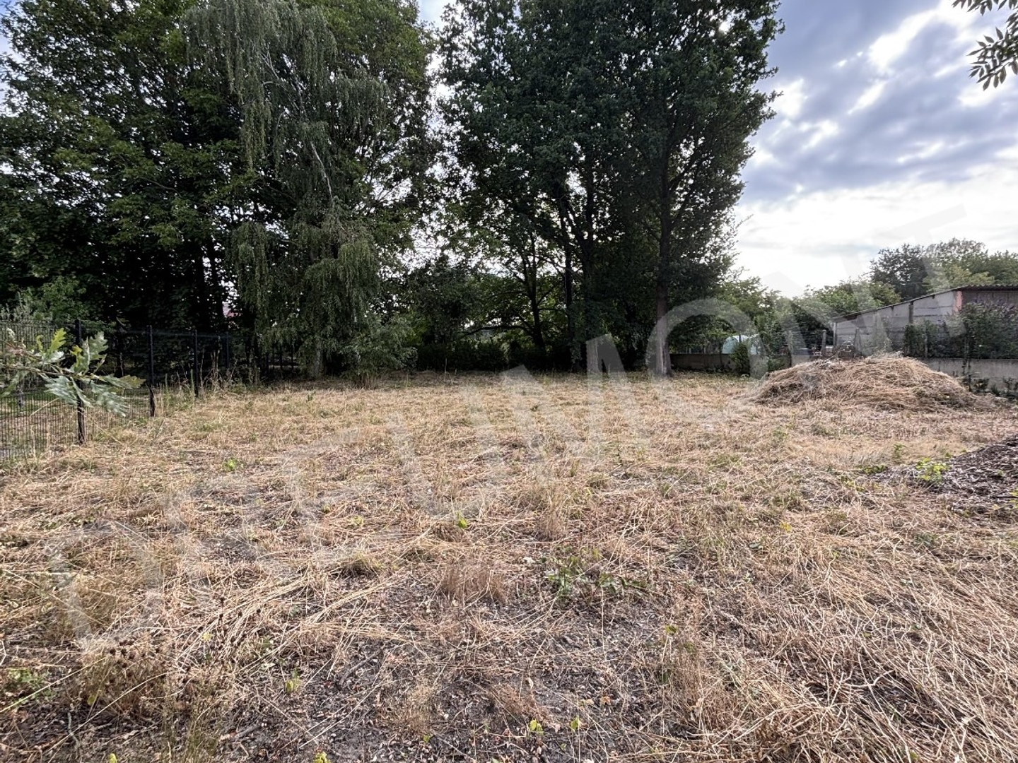 Terrain 810 m²