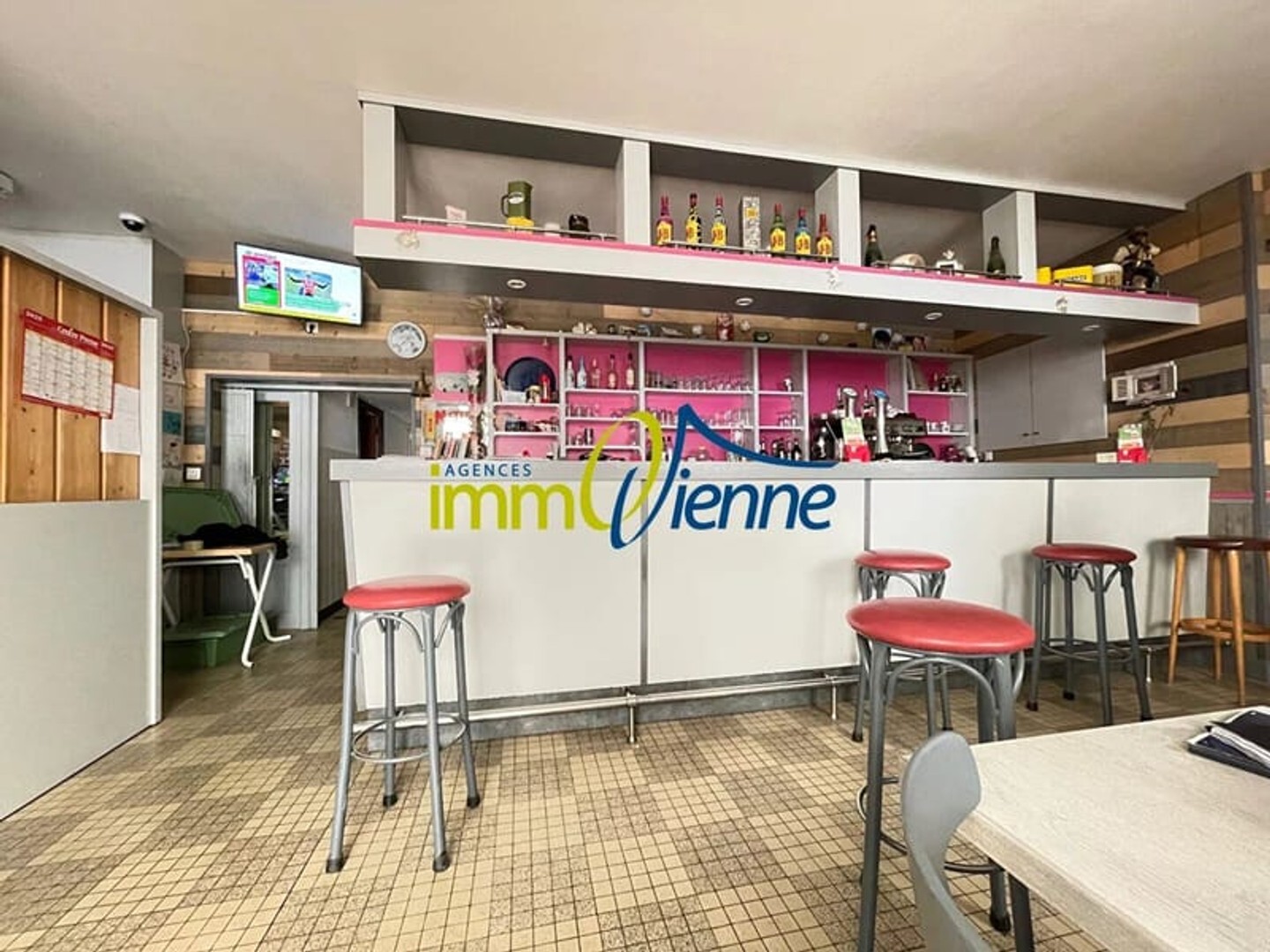 Immeuble à vendre - 4 pièces - 120m2 - Valdivienne (86300)