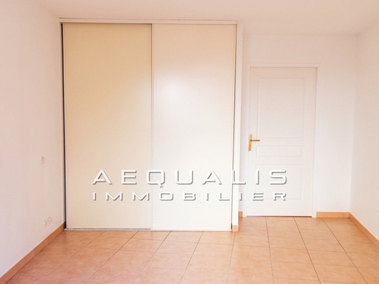 Appartement à vendre - 2 pièces - 46m2 - Saint-Laurent-Du-Var (06700)