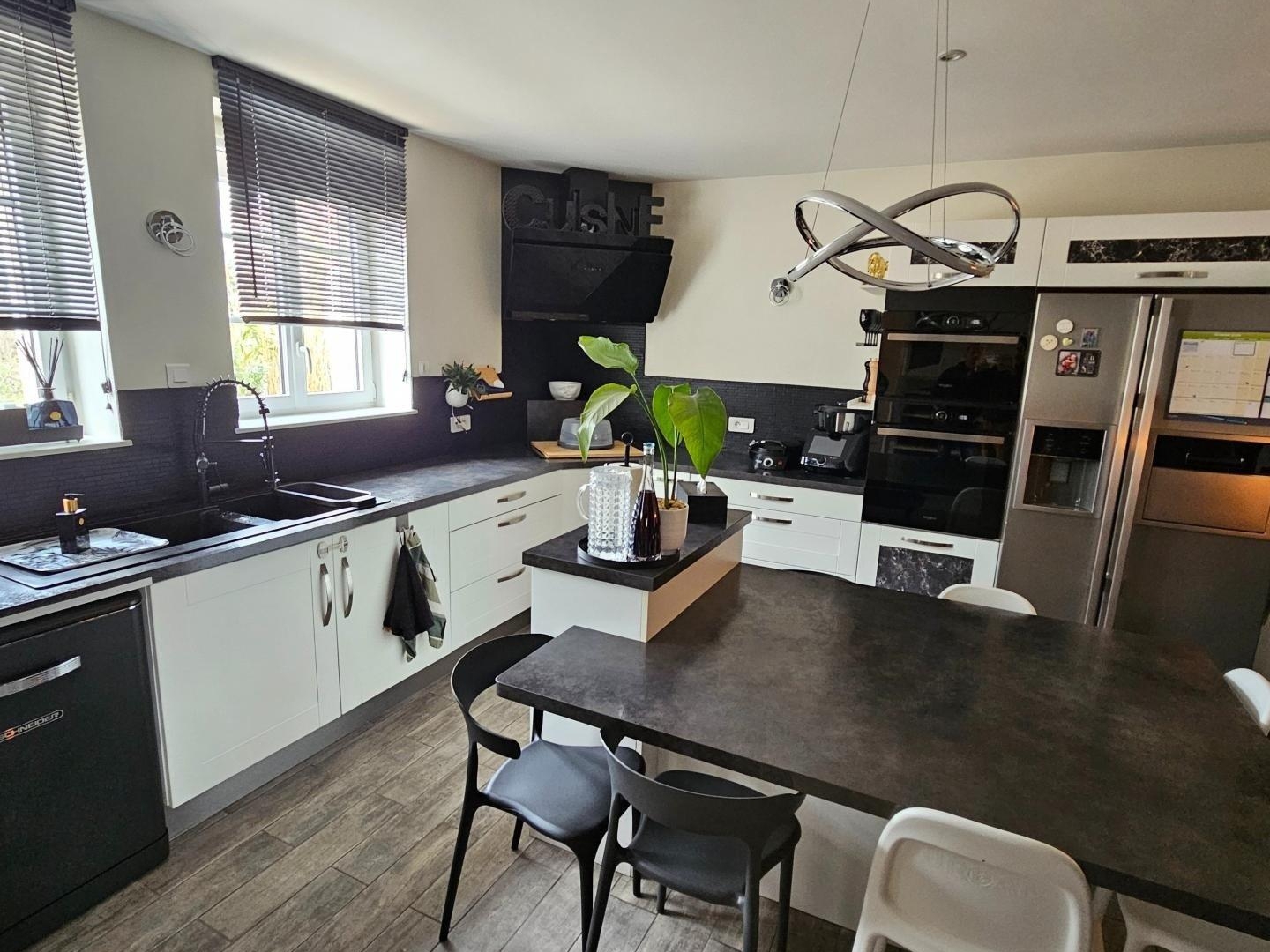 Maison à vendre - 9 pièces - 206m2 - Saint-Yorre (03270)