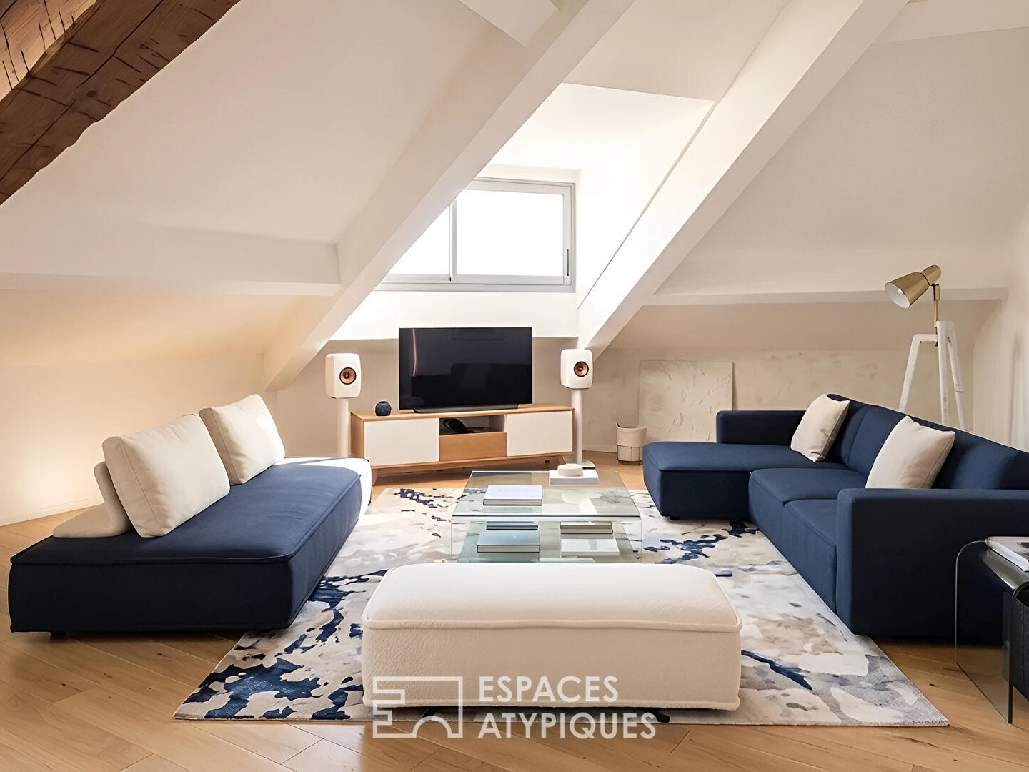 Appartement 2 pièces, esprit cocon en dernier étage à Cannes Banane