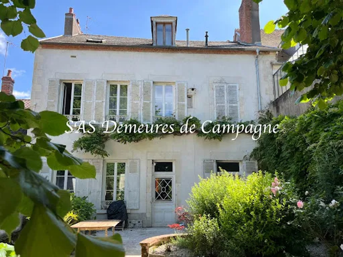Maison 10 pièces 246 m²