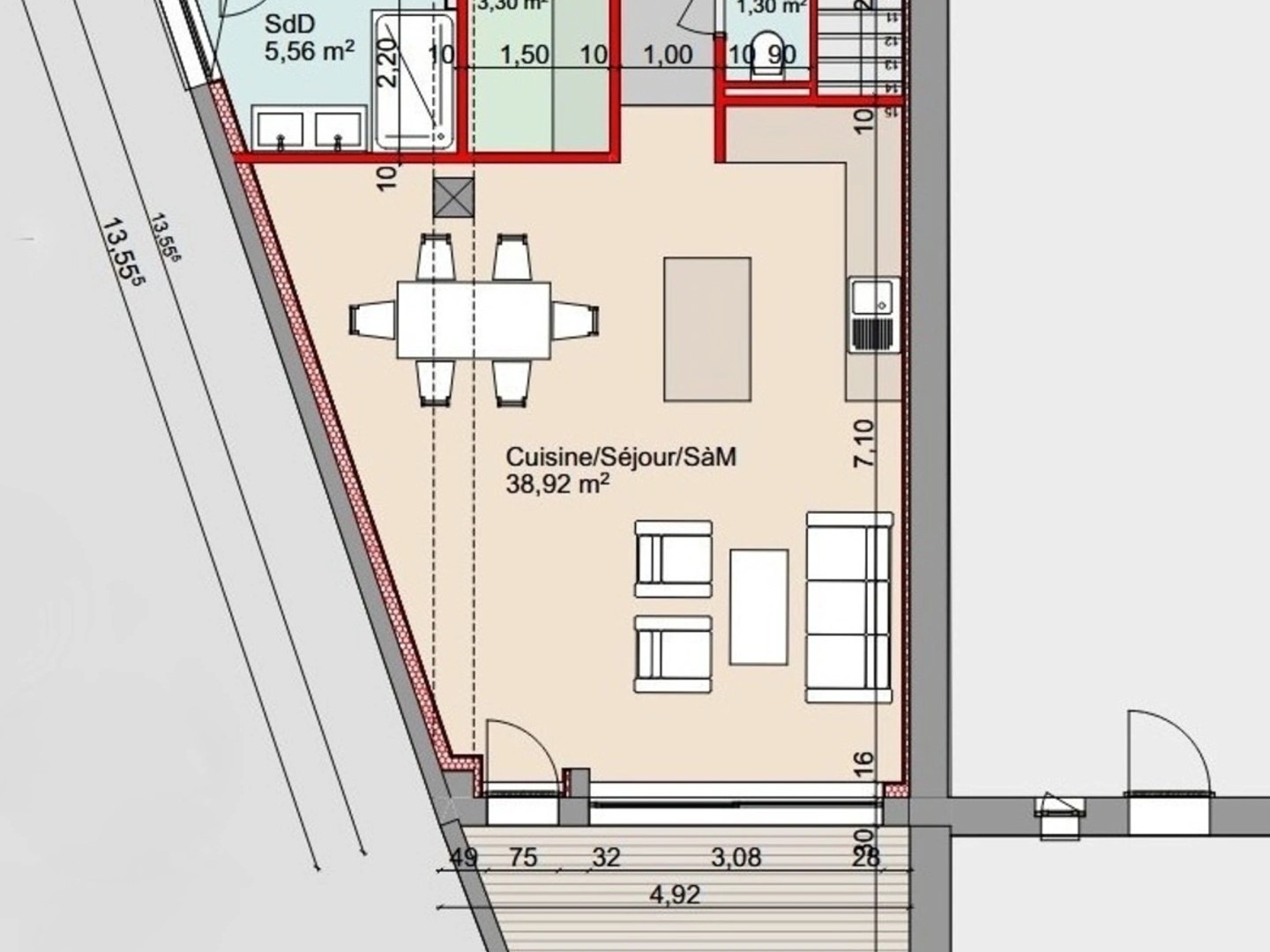 Local à aménager en duplex de 100 m² avec terrasse et 3 places de parking