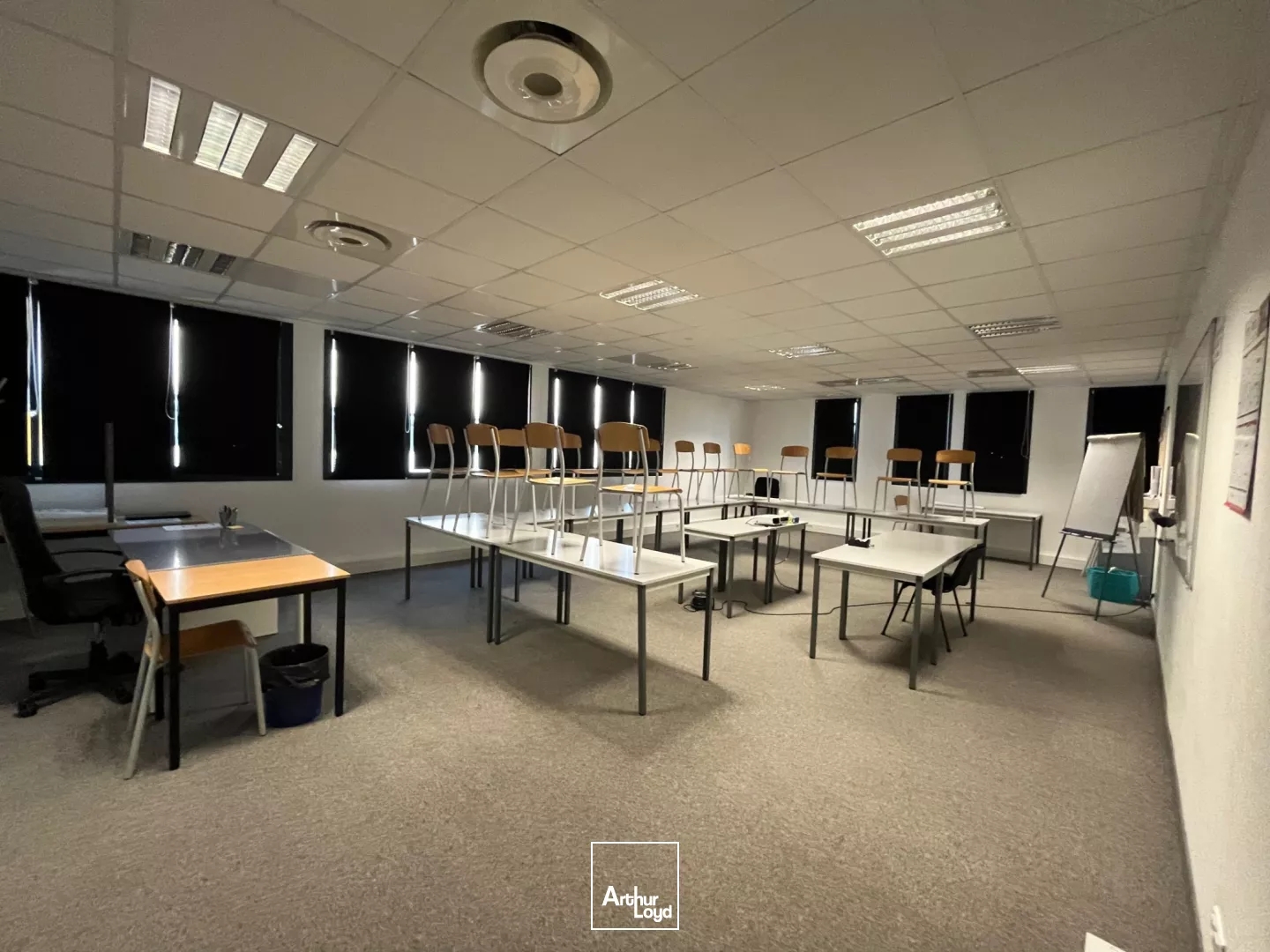 BUREAUX À VENDRE 180 M2 TRIGNAC