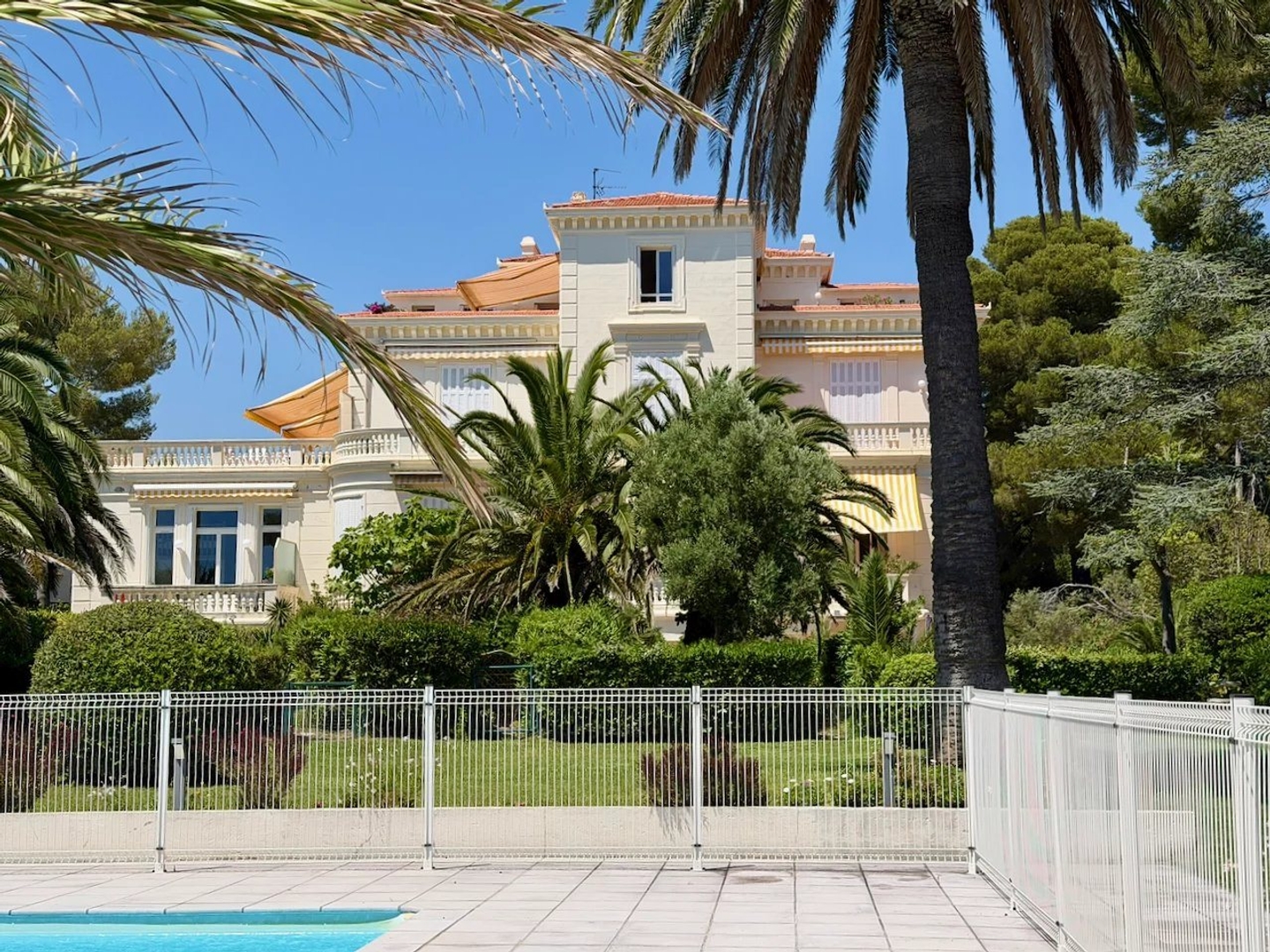 Appartement à vendre - 2 pièces - 27m2 - Saint-Raphaël (83700)