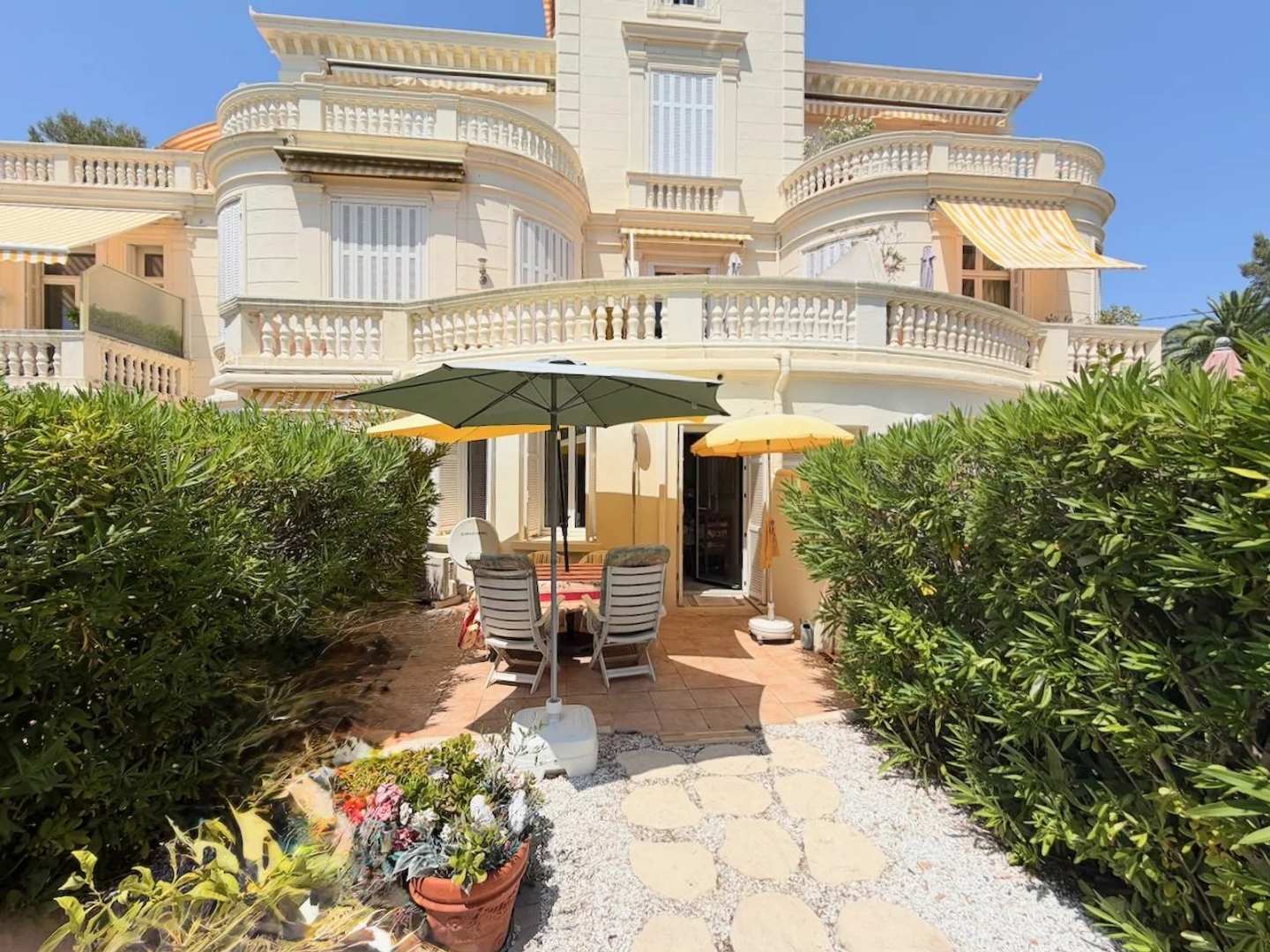Appartement à vendre - 2 pièces - 27m2 - Saint-Raphaël (83700)