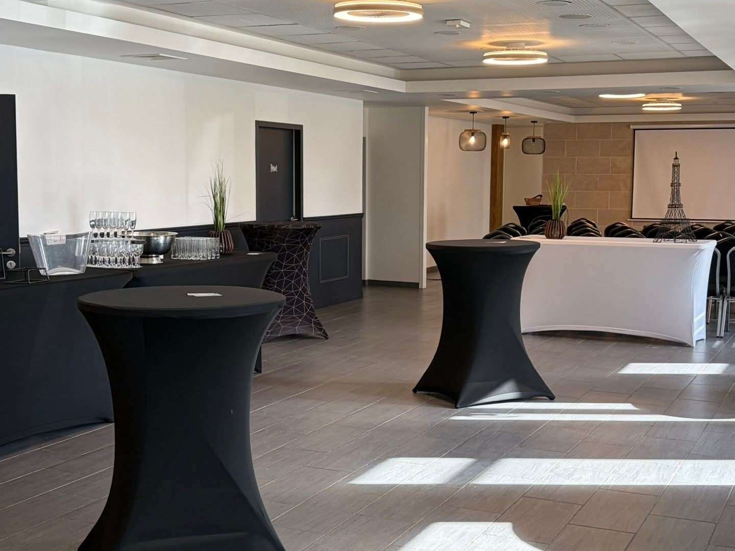 labo traiteur et salle à Epone