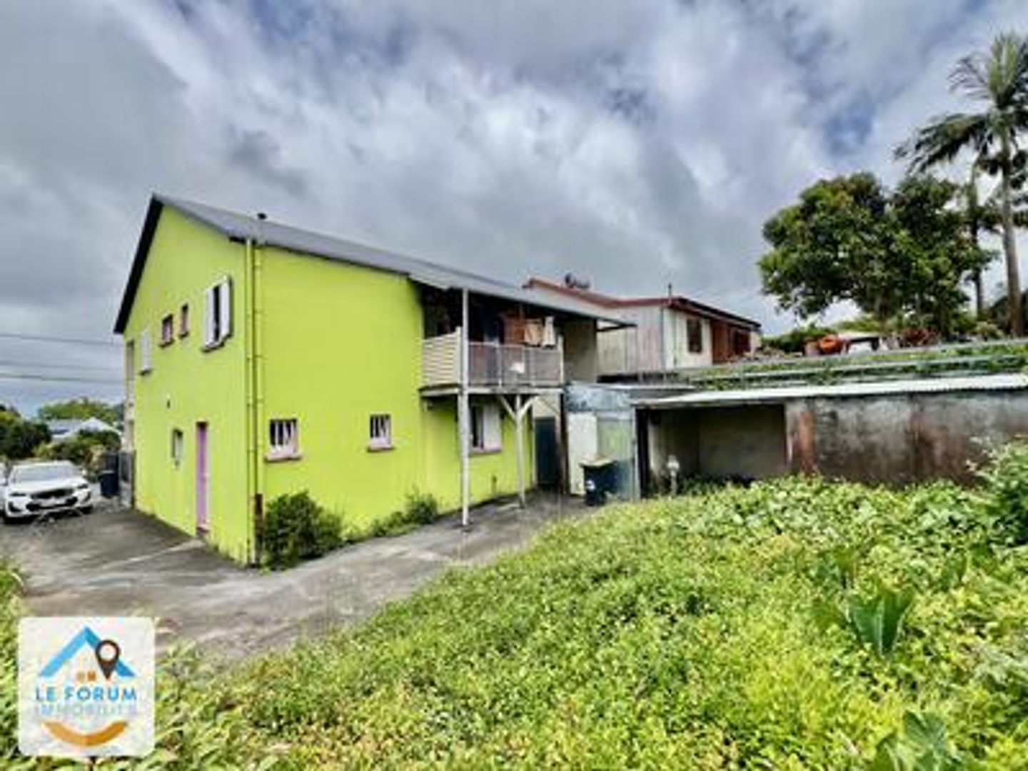 SAINT JOSEPH 97480 - ENSEMBLE IMMOBILIER EN BON ETAT GENERAL