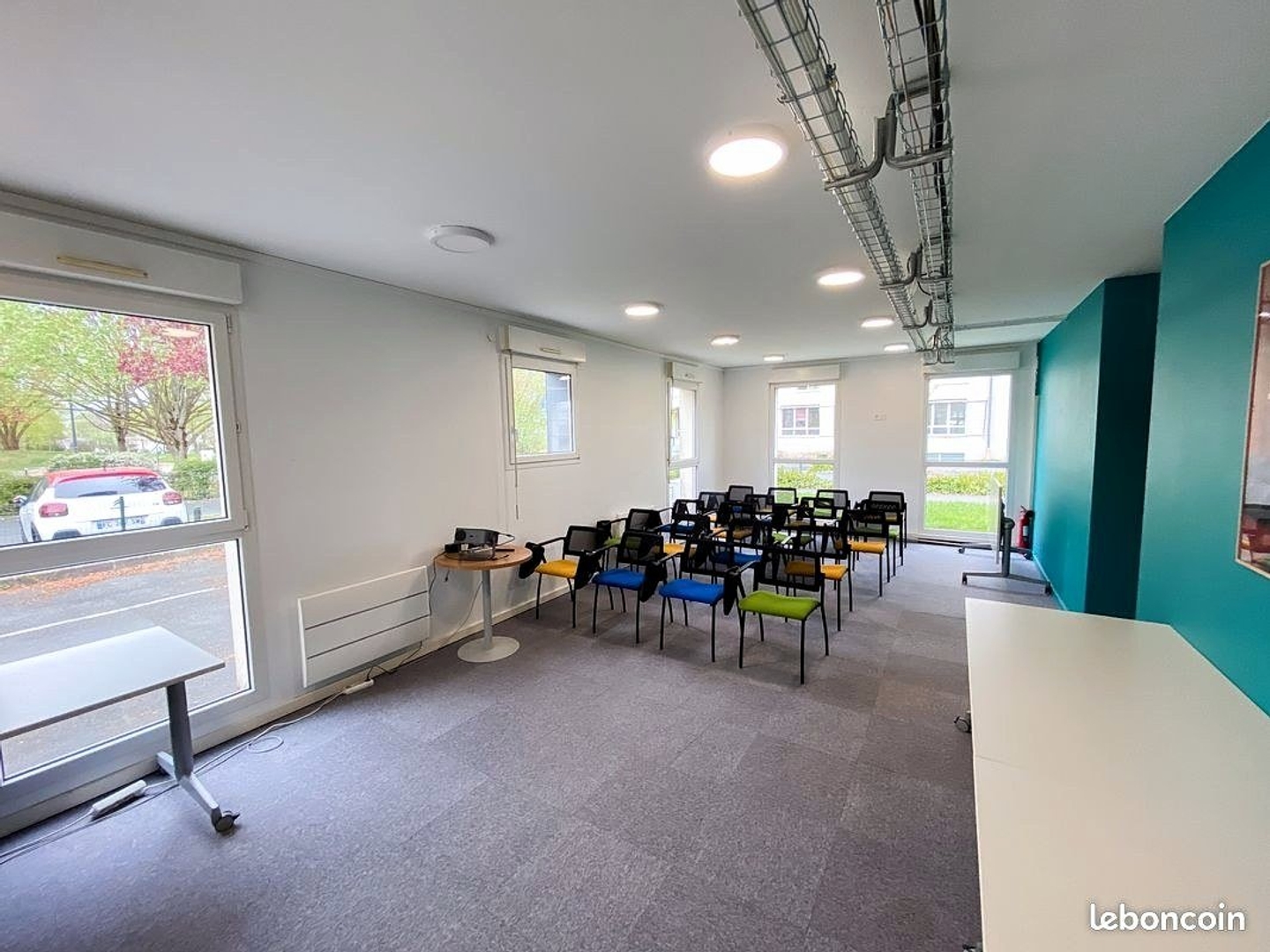 Locaux à vendre - 400m2 - Saint-Cyr-Sur-Loire (37540)
