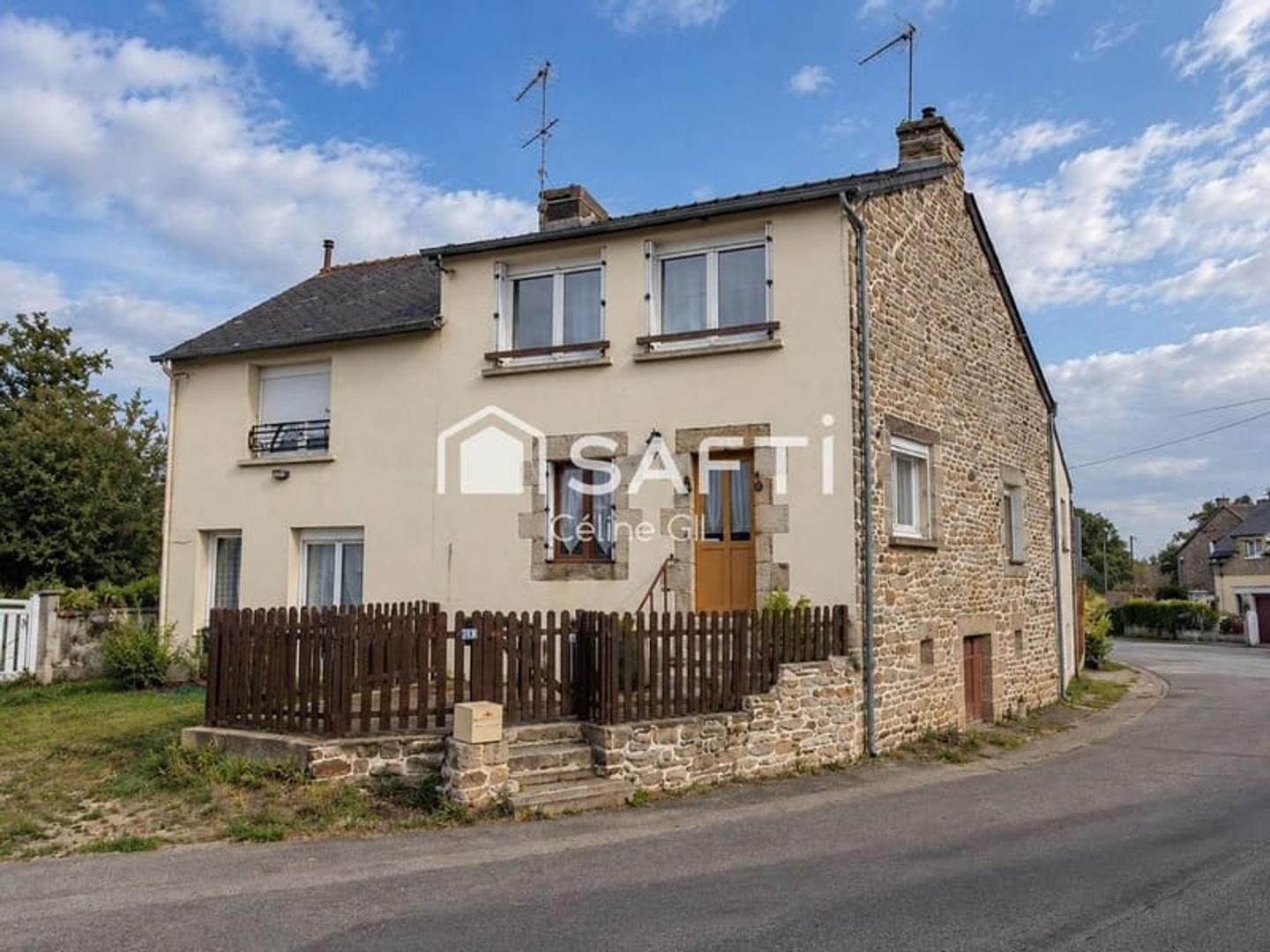 GUILLAC  MAISON EN PIERRE, 3 CHAMBRES, VIE DE PLAIN-PIED