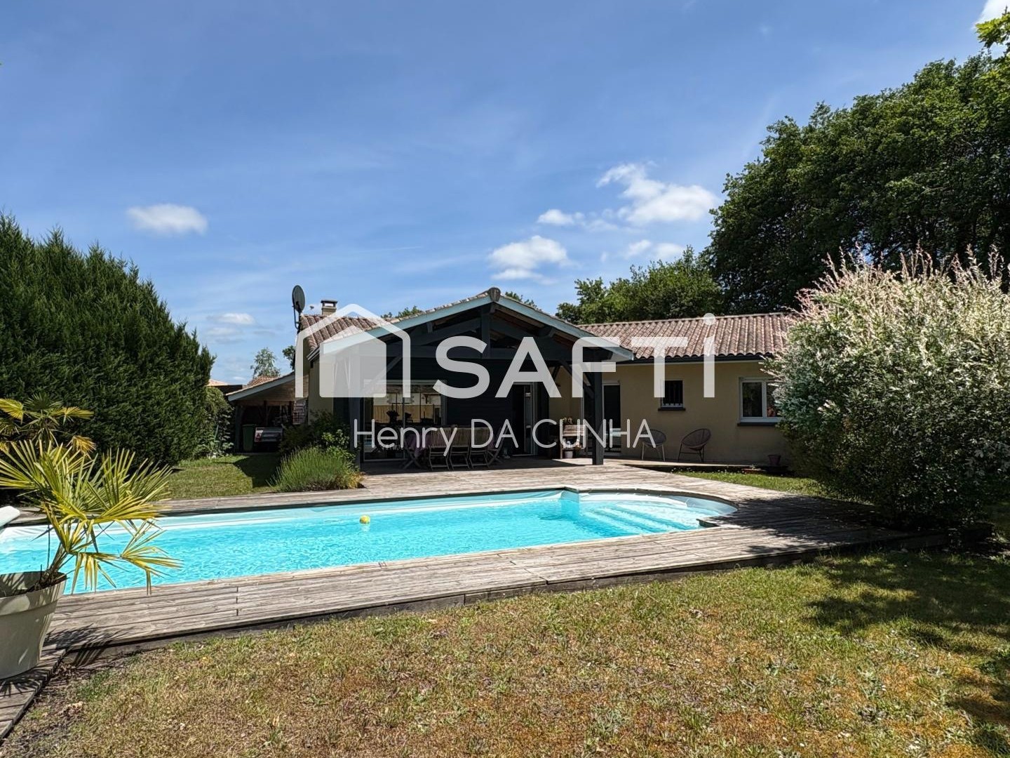Maison familiale haut de gamme + piscine & garage