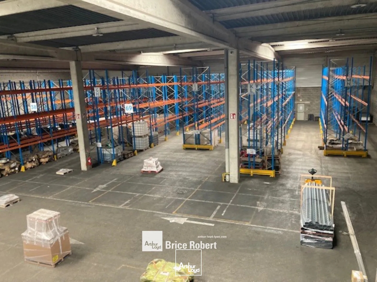 Locaux à vendre - 2009m2 - Saint-Quentin-Fal... (38070)