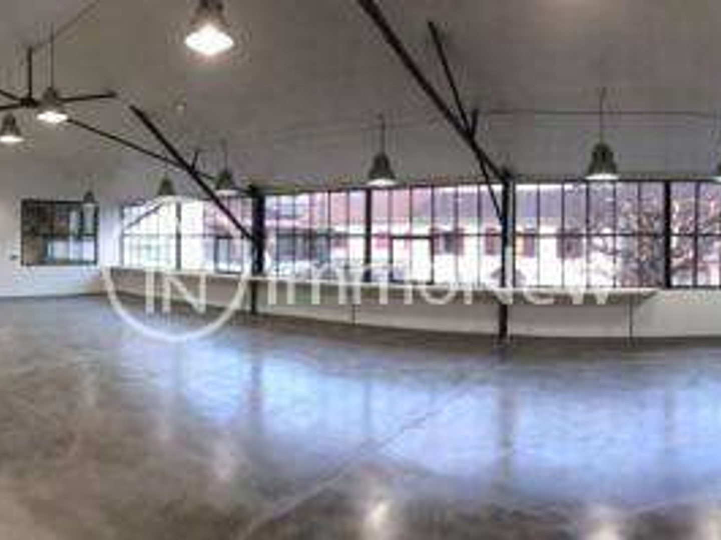Local d'activité 10 pièces 620 m²