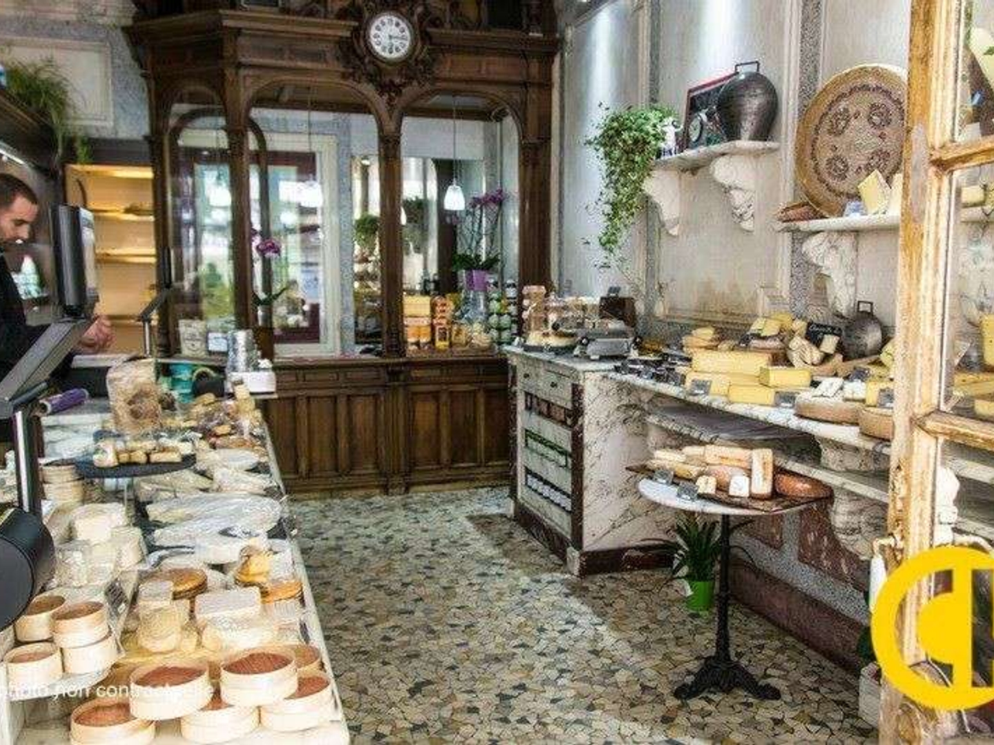 Cession FDC fromagerie en centre ville de Bron