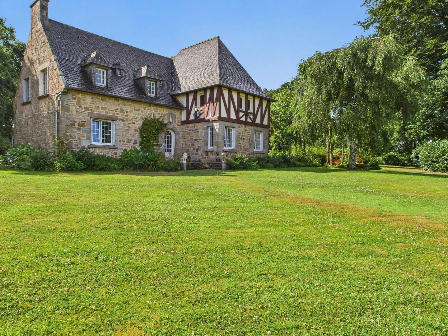 MAGNIFIQUE MAISON A COLOMBAGES DE 153 M2