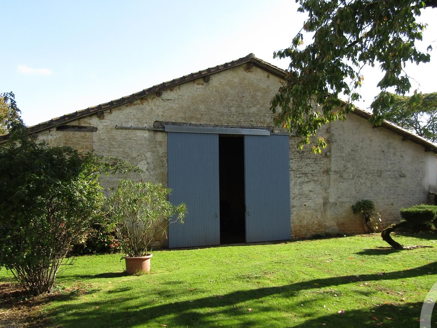 Maison à vendre - 7 pièces - 302m2 - Fontivillié (79110)