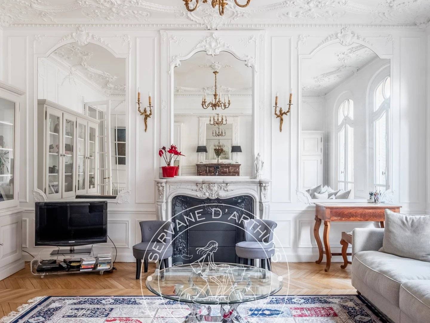 Appartement à vendre - 7 pièces - 198m2 - Paris 16e (75016)