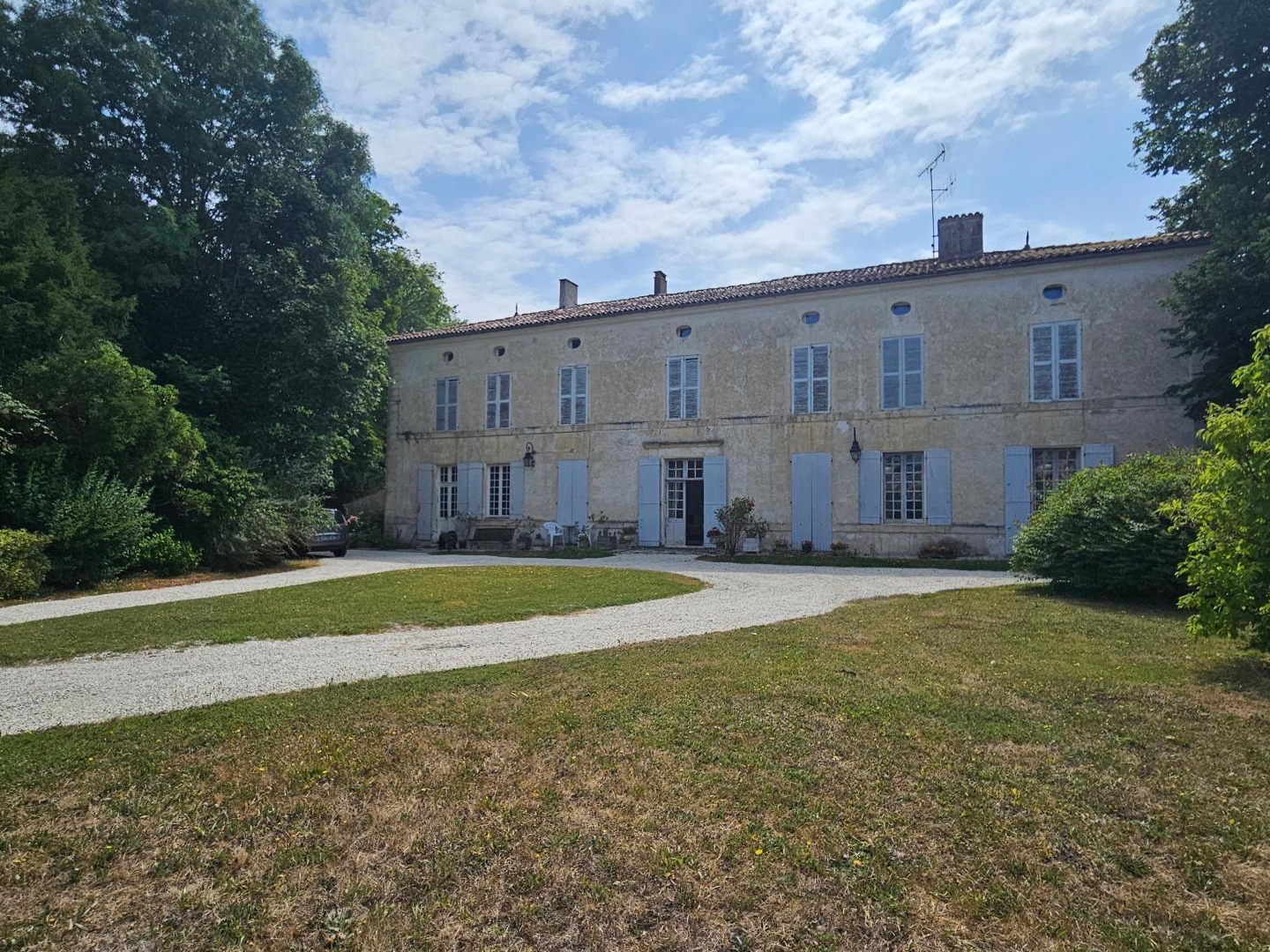 Maison à vendre - 10 pièces - 292m2 - Saint-Pierre-La-Noue (17700)
