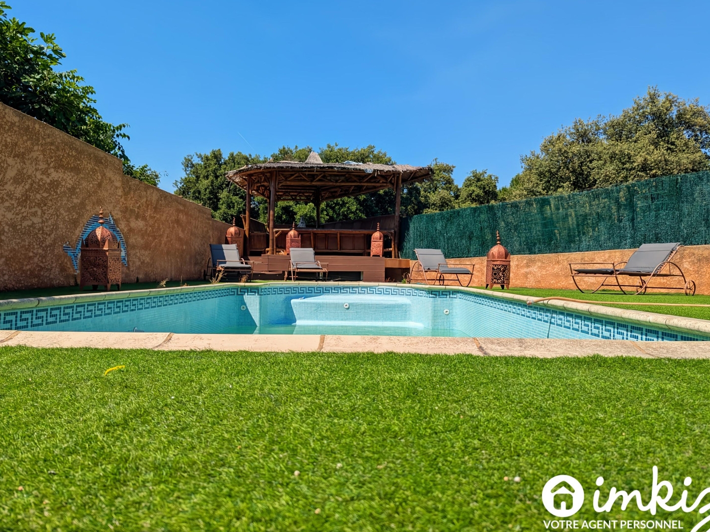 Belle propriété avec studio indépendant et piscine