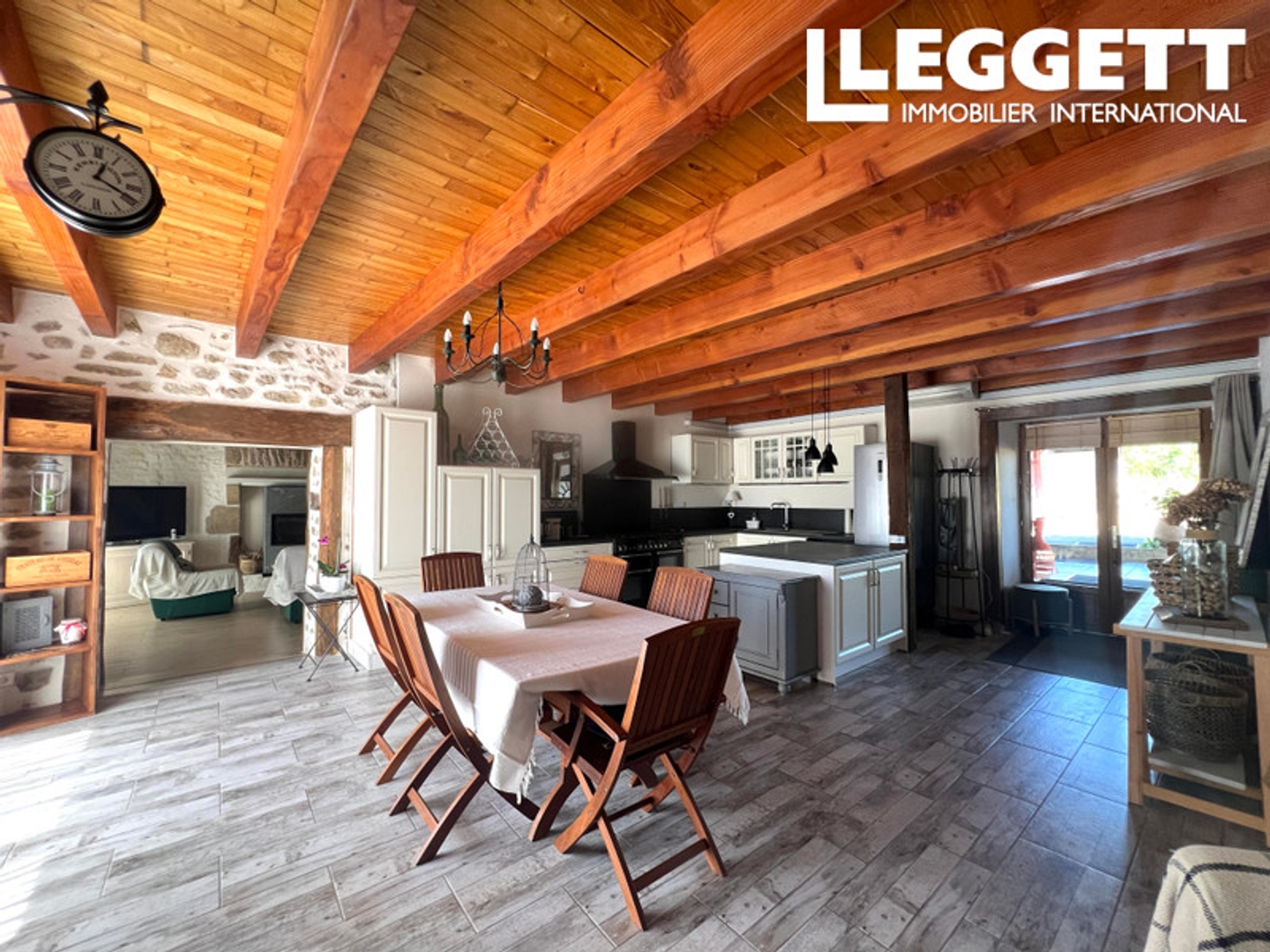 Maison à vendre - 6 pièces - 238m2 - Toulx-Sainte-Croix (23600)