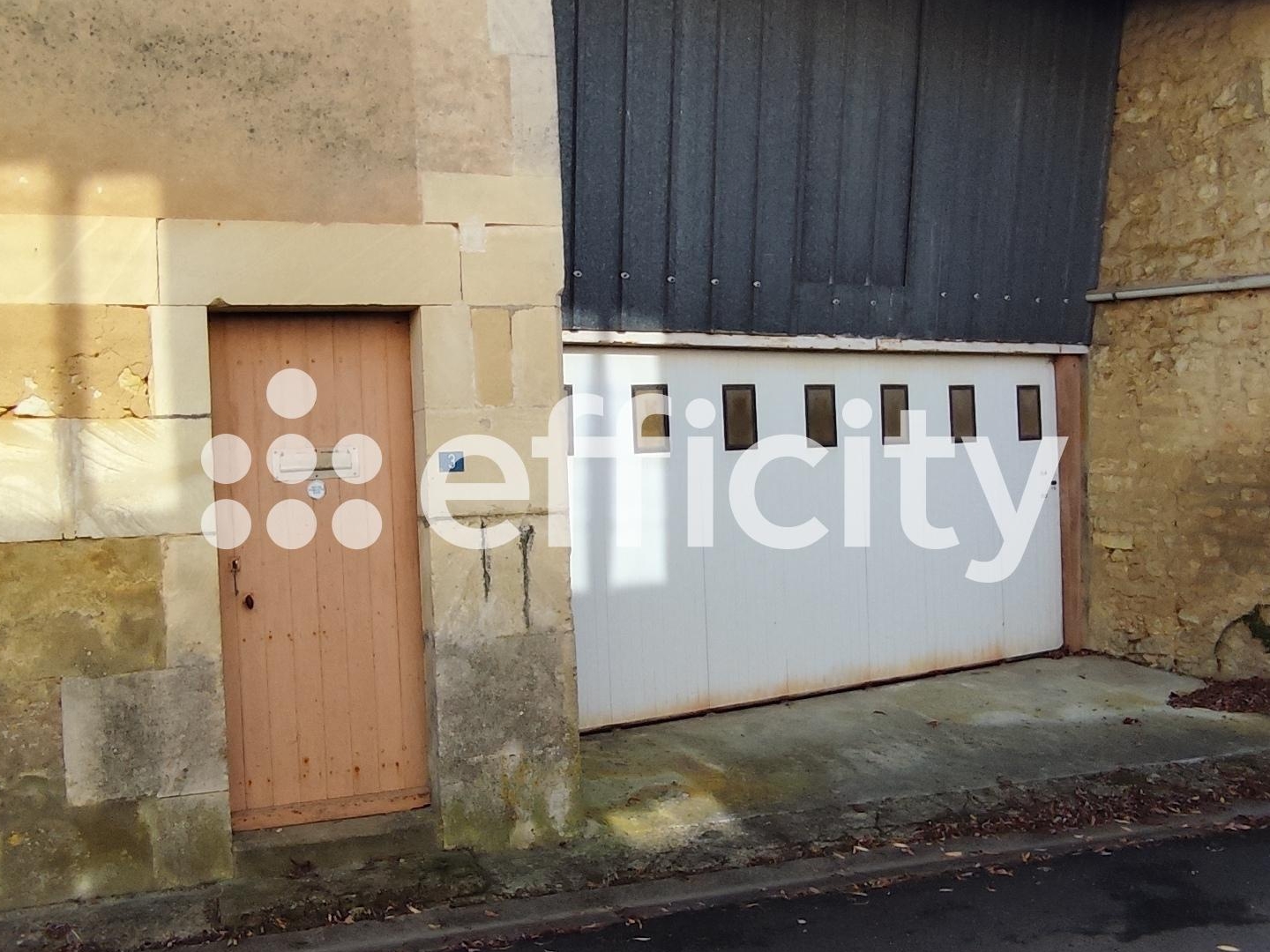 Maison à vendre - 2 pièces - 105m2 - Brizambourg (17770)