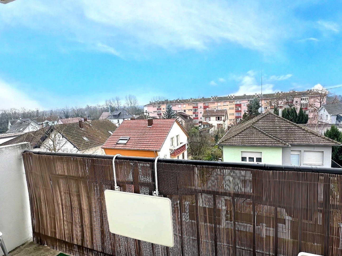 BEL APPARTEMENT T4 AVEC BALCONS