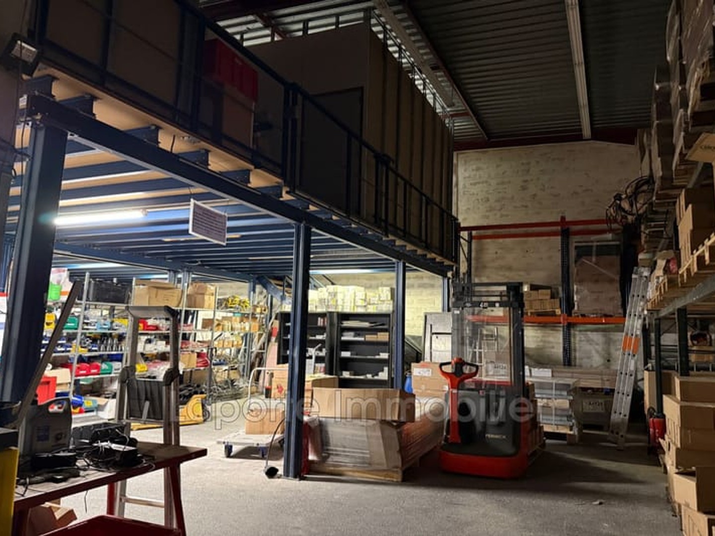 Immeuble commercial 351 m²