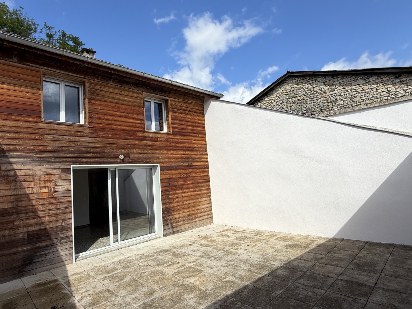 EN EXCLUSIVITÉ - IMMEUBLE DE RAPPORT À NEUVILLE-SUR-AIN