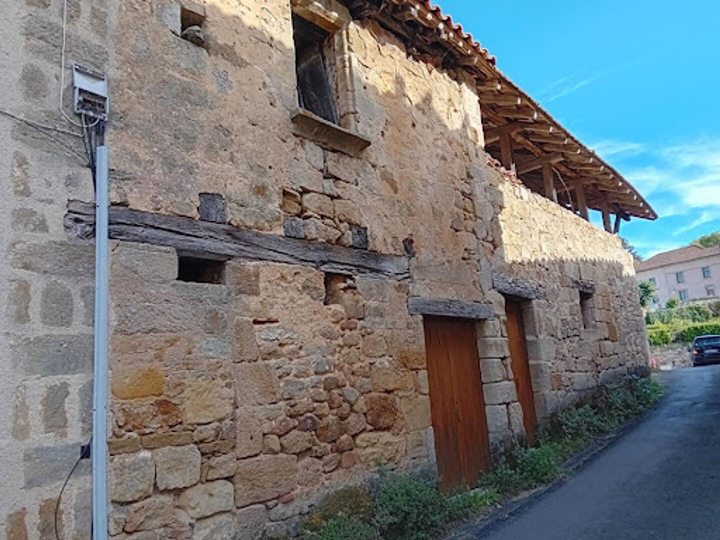 Local commercial 3 pièces 298 m²