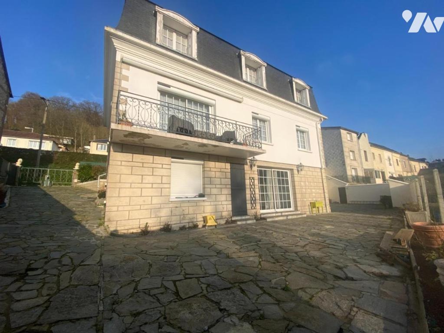 Maison à vendre - 7 pièces - 213m2 - Lillebonne (76170)