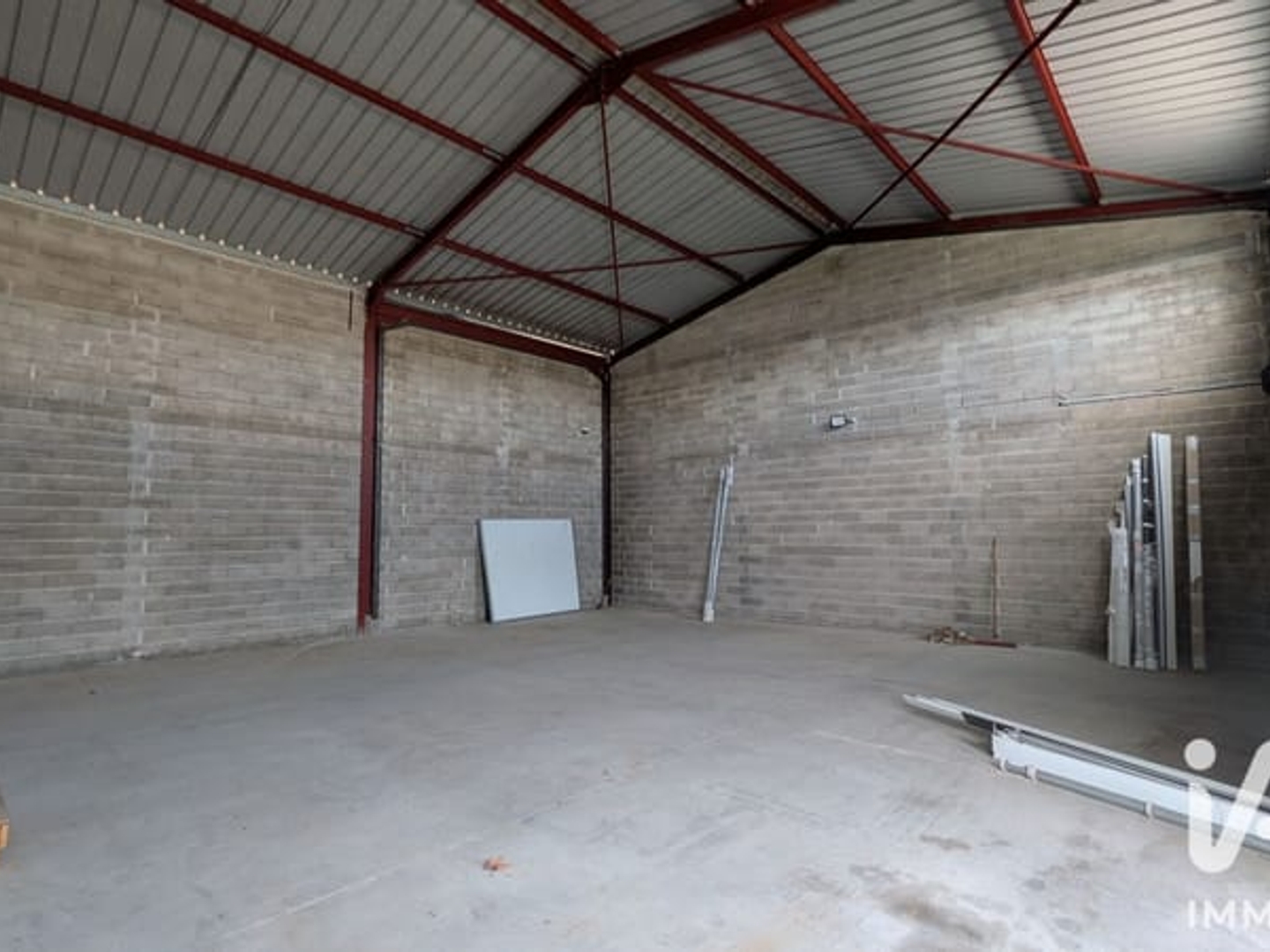 Magasin à vendre - 1 pièce - 500m2 - Saint-Andiol (13670)