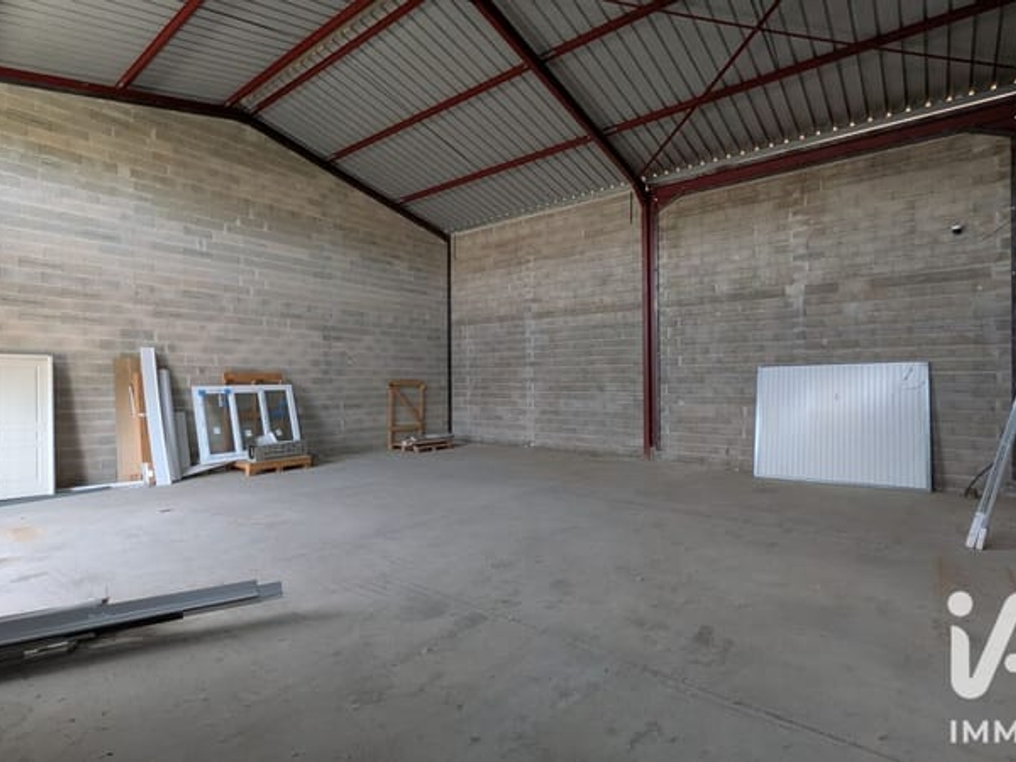 Magasin à vendre - 1 pièce - 500m2 - Saint-Andiol (13670)
