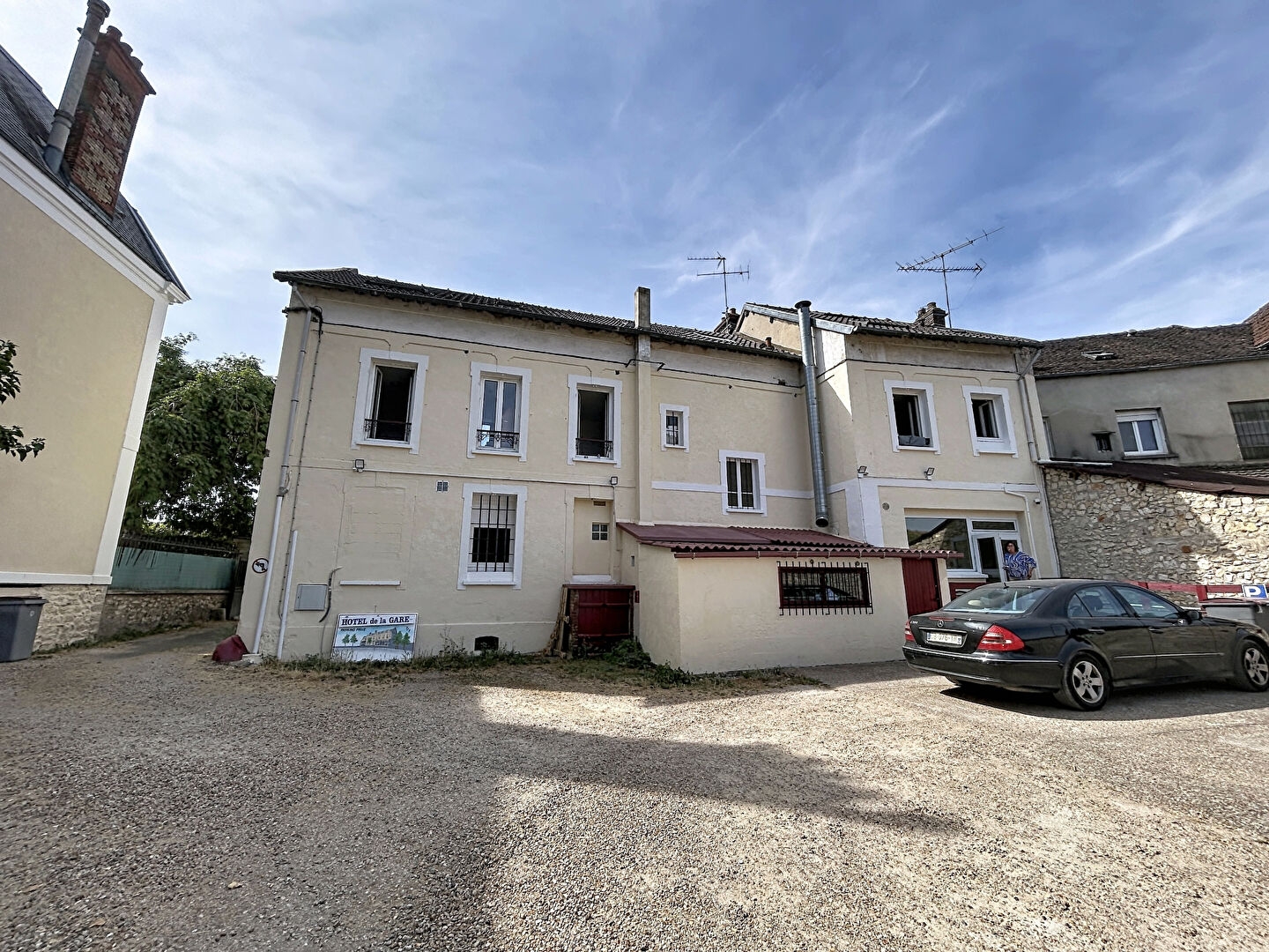 Magasin à vendre - 450m2 - Montereau-Fault-Y... (77130)