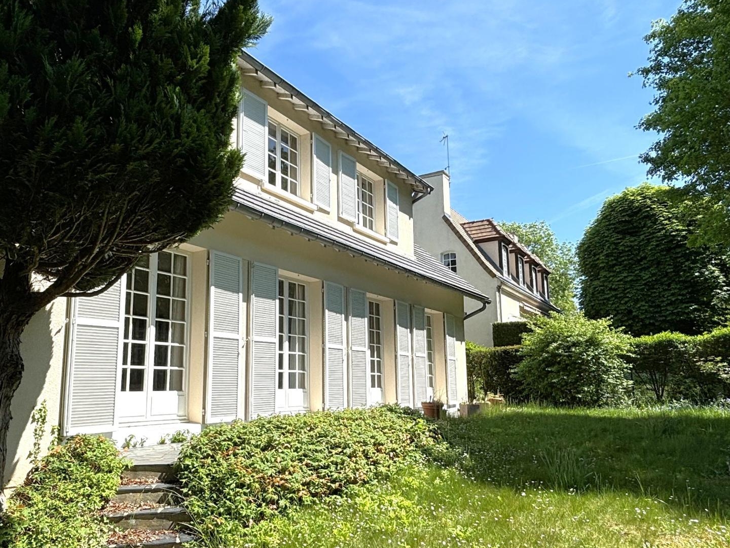 Maison familiale lumineuse et chaleureuse avec jardin plein sud
