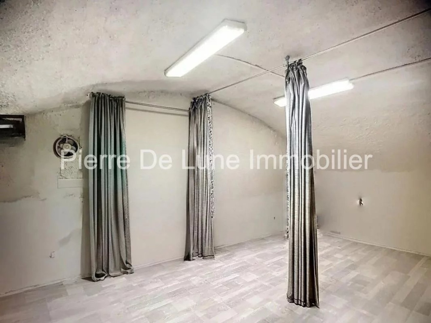Magasin à vendre - 85m2 - Lyon 5e (69005)