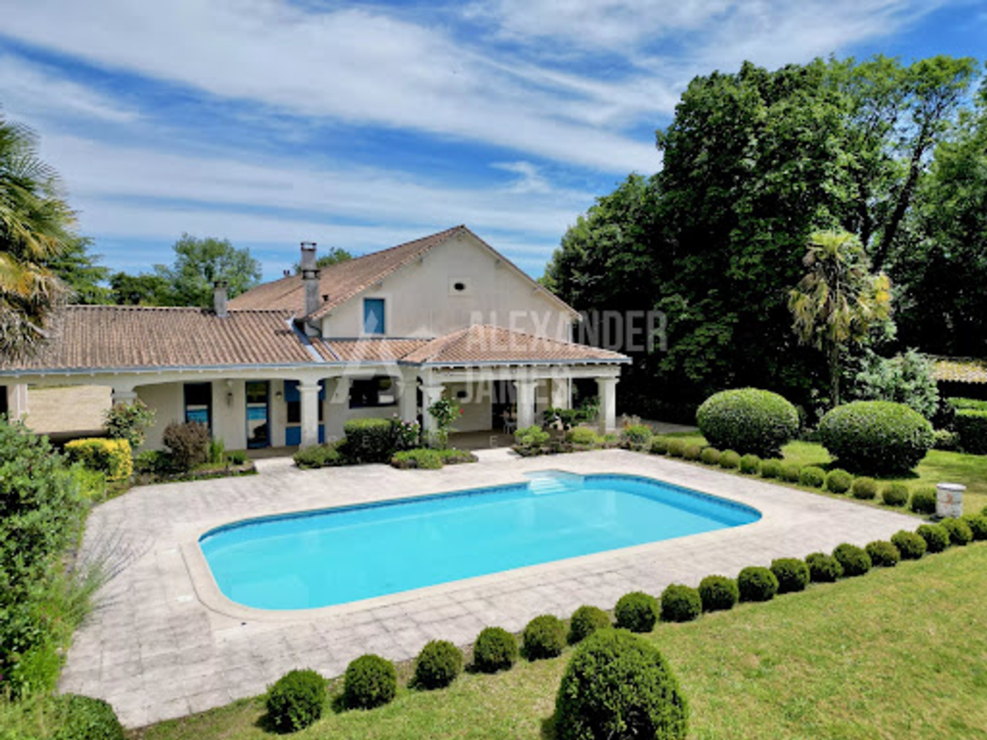 Propriété 11 pièces 347 m²