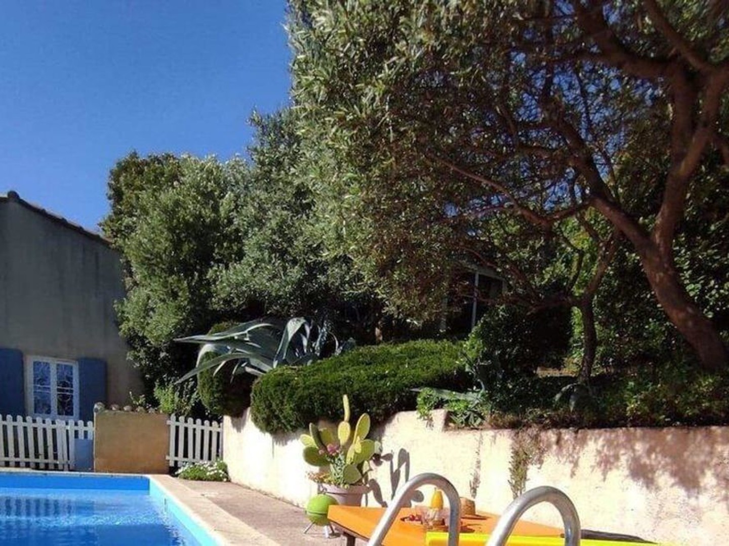 Maison à vendre - 5 pièces - 1020m2 - Tavel (30126)