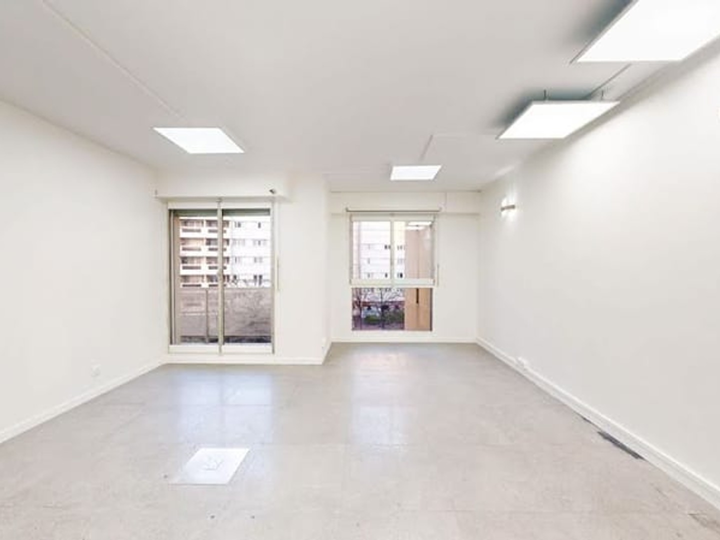 Parking/Garage/Box 91 m²