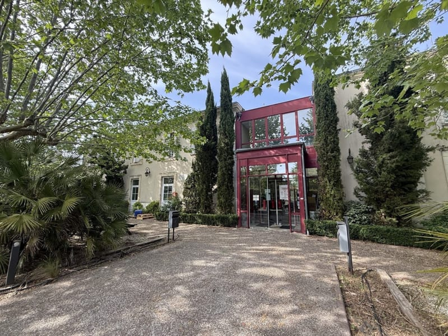 Domaine d'exception en bord de l'Eyre à Salles