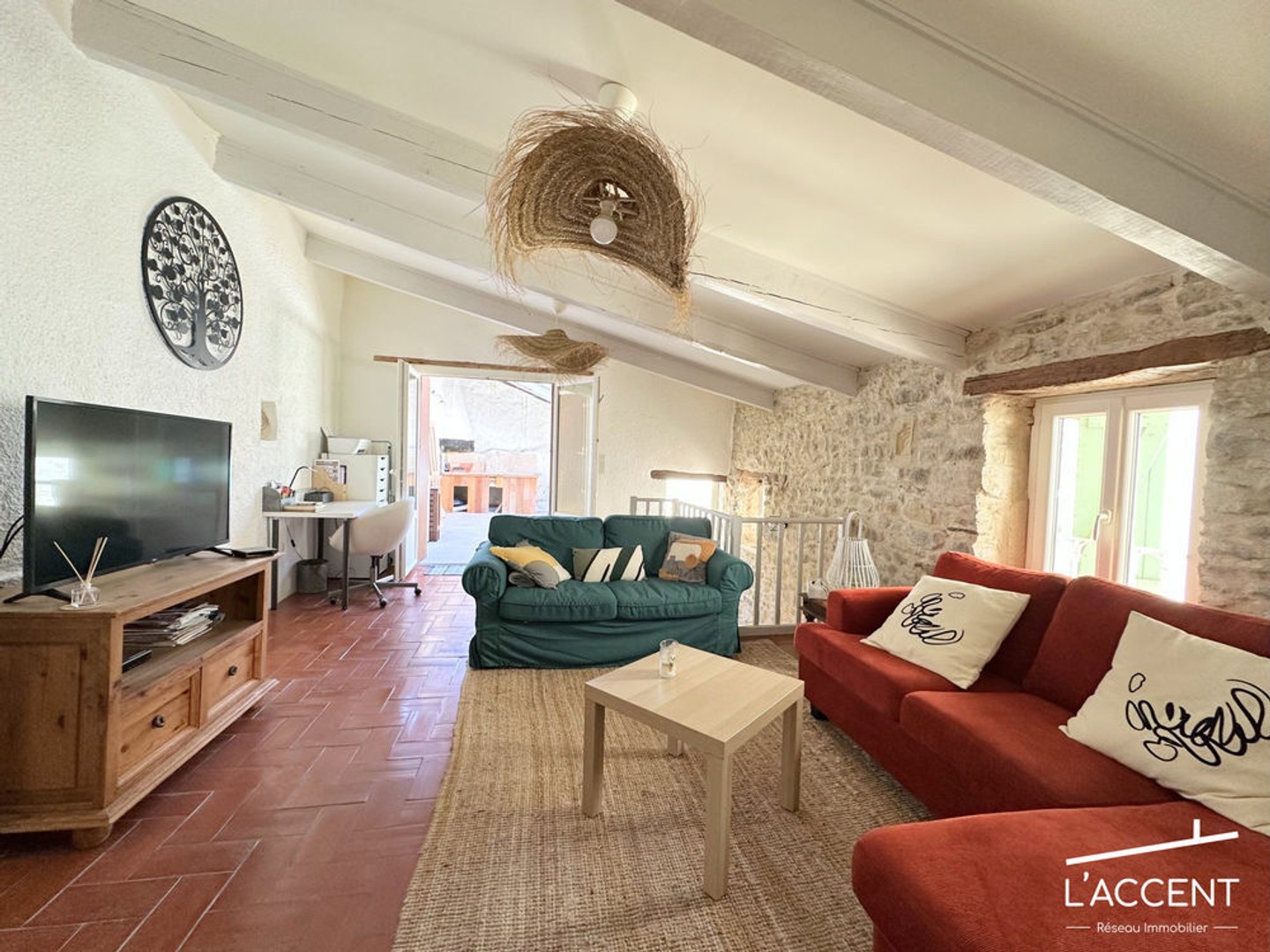COUP DE COEUR ASSURÉ POUR CETTE MAISON DE VILLAGE PLEINE DE CHA