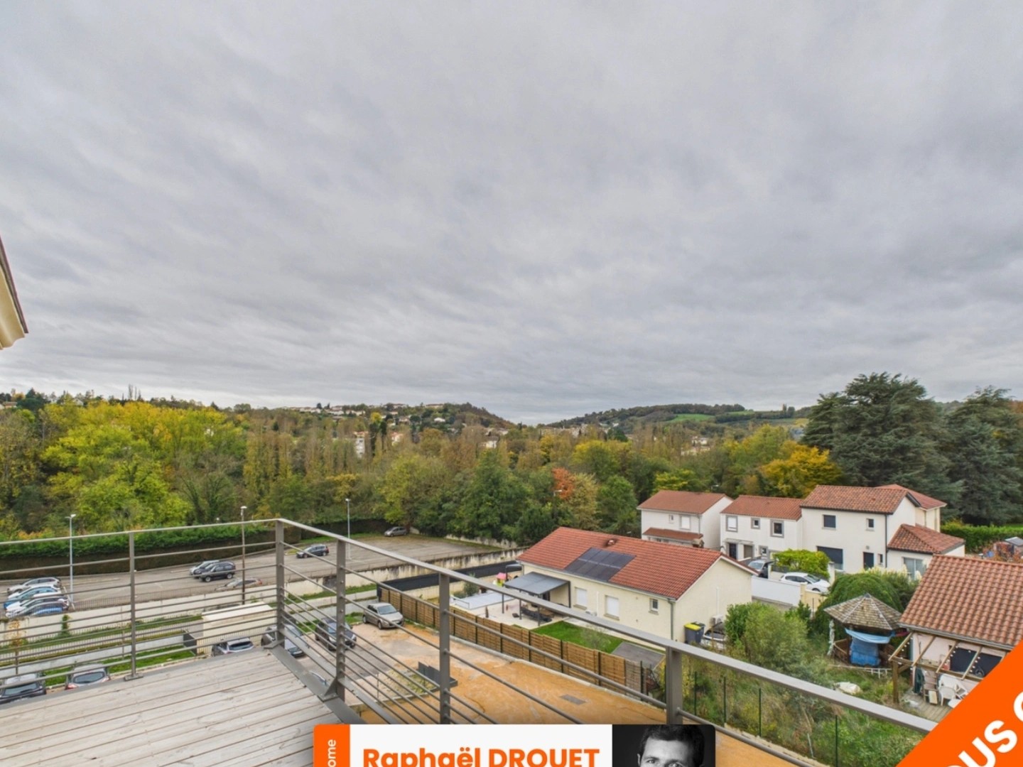 PONT EVEQUE - DUPLEX EN PLATEAU BRUT - 2 PLACES DE PARKING - CAVE