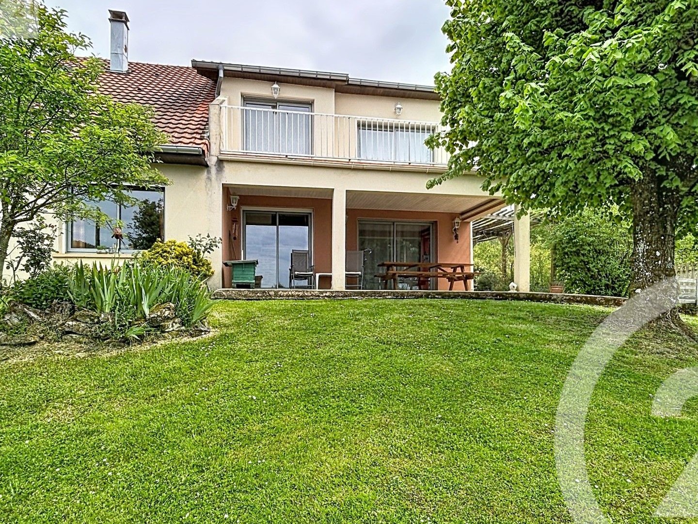 Maison 6 pièces 216 m²