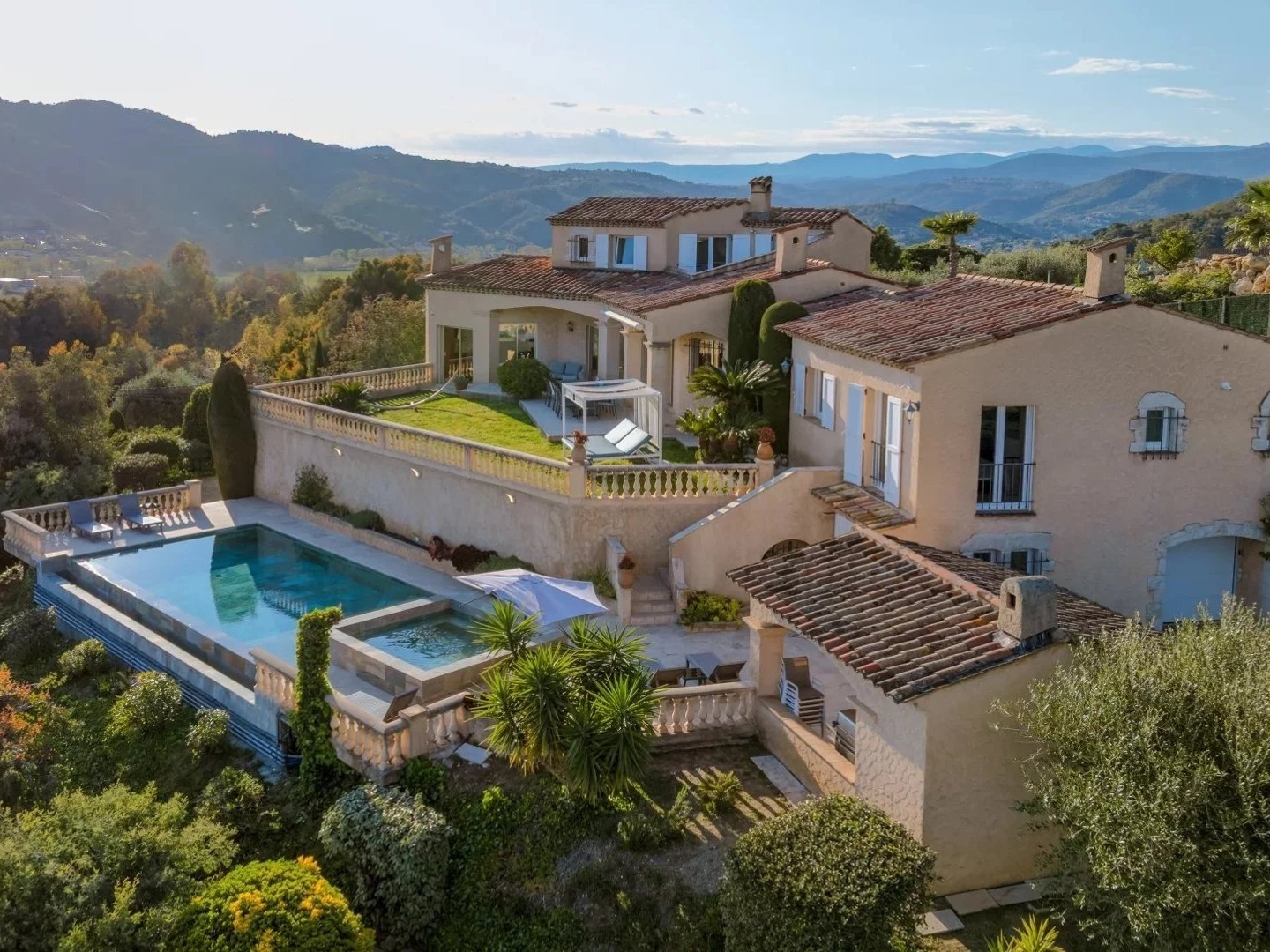 Maison à vendre - 350m2 - Mougins (06250)