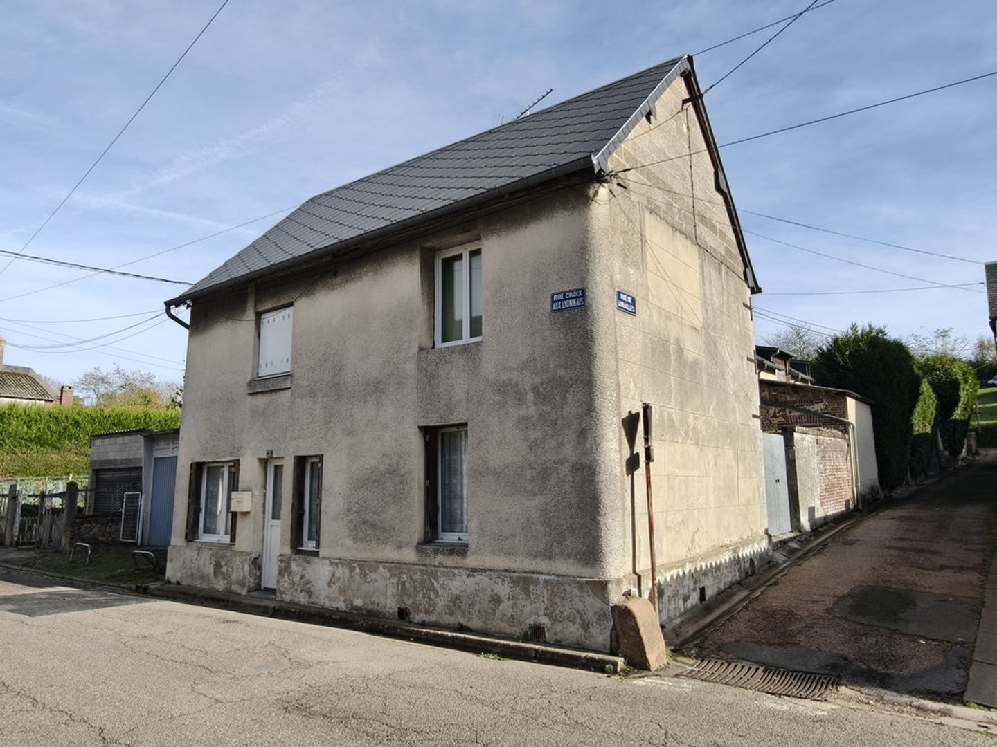 MAISON DE VILLE