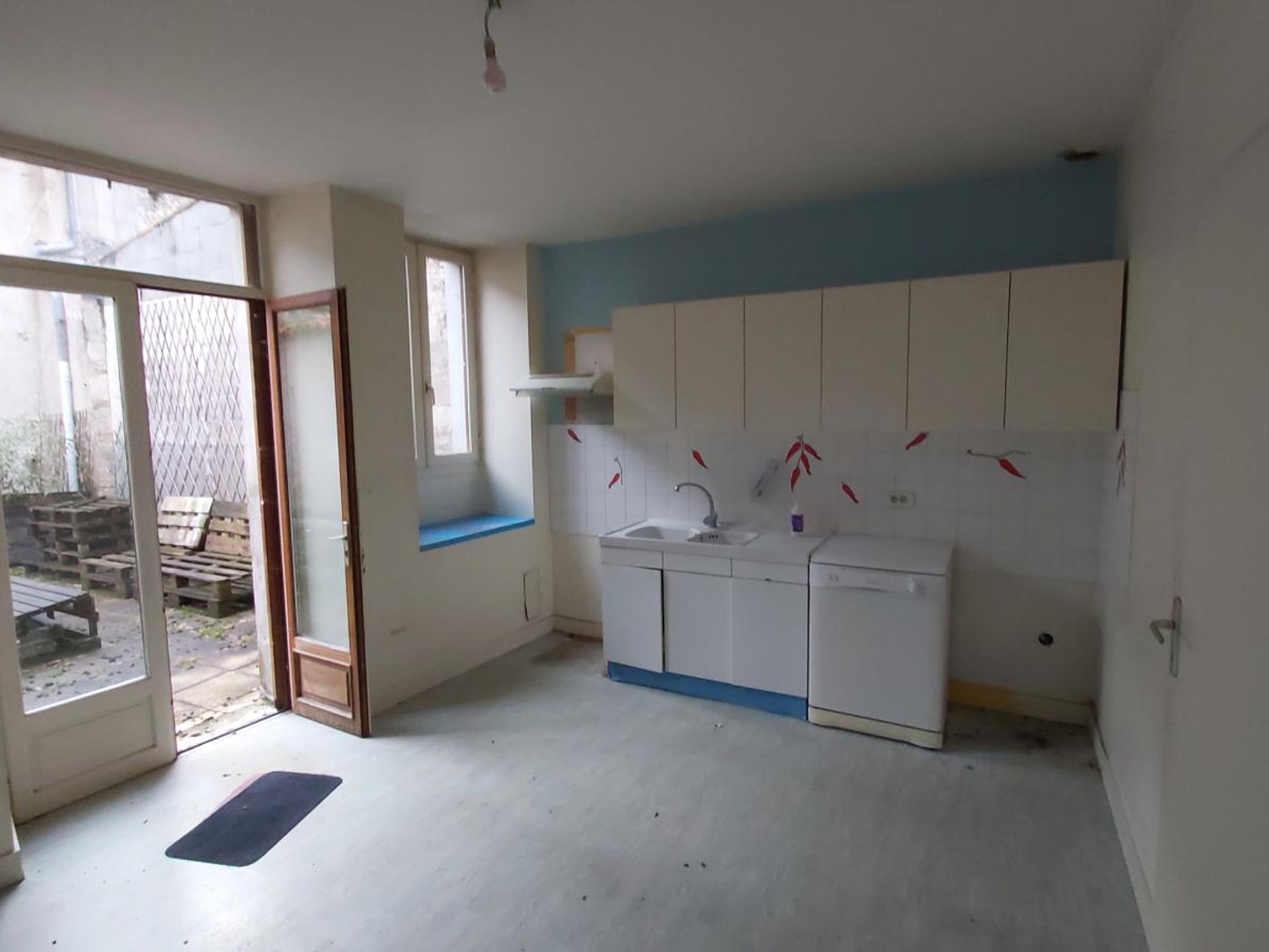 Immeuble à vendre - 12 pièces - 93m2 - Nontron (24300)