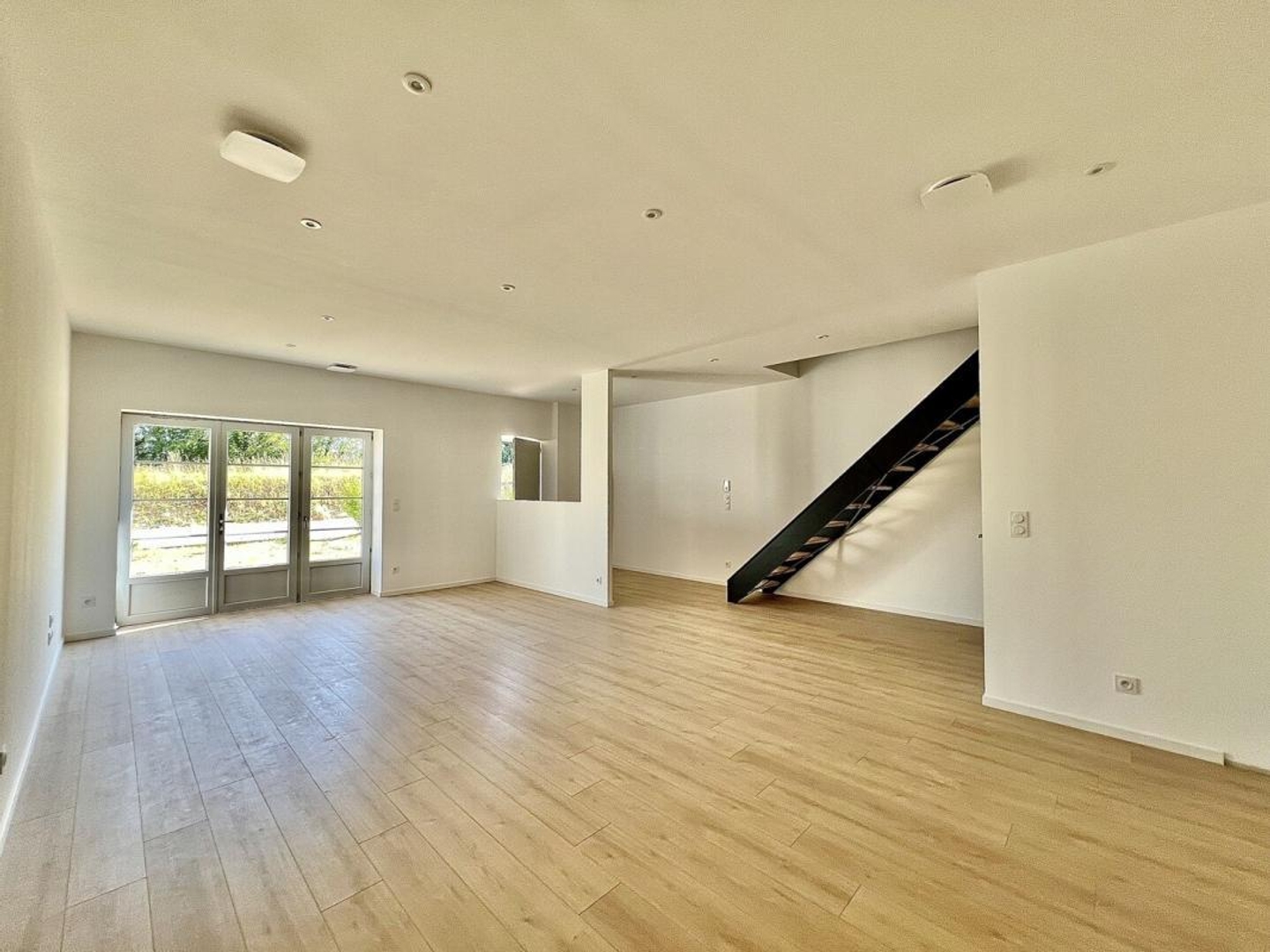 Appartement à vendre - 4 pièces - 91m2 - Crêches-Sur-Saône (71680)
