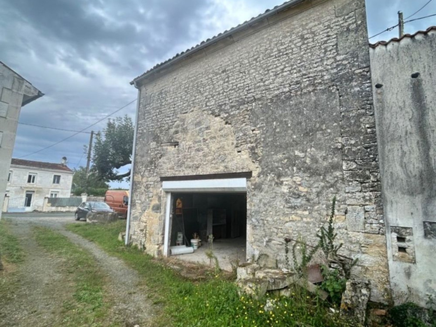 Garage à vendre AUMAGNE (17)