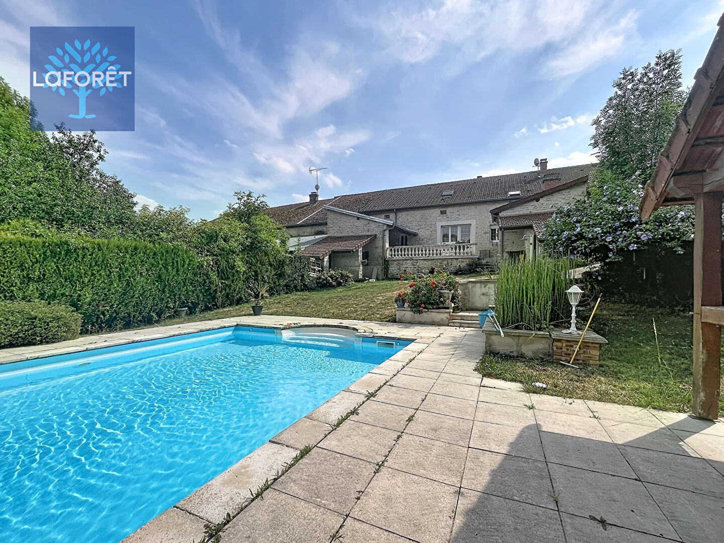 Maison 7 pièces 232 m²