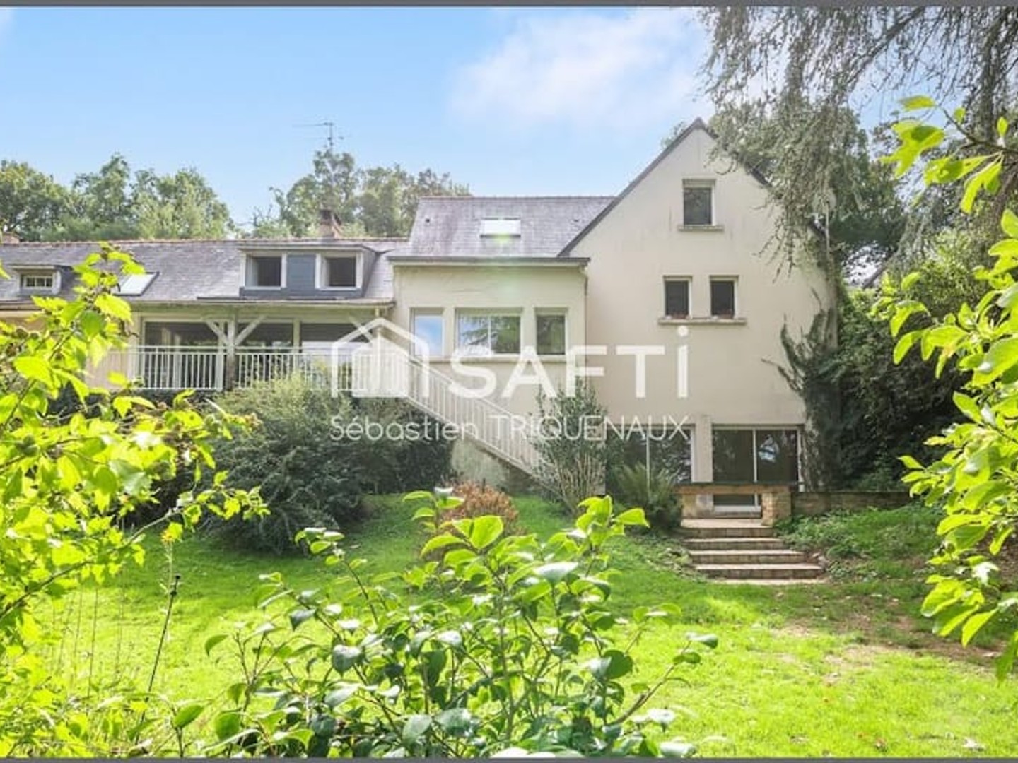 Maison 7 pièces 230 m²